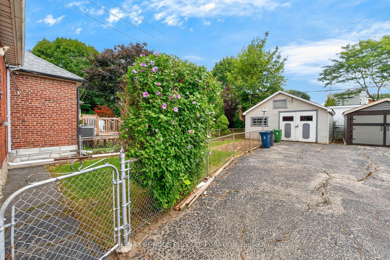 Photo 28 of 77 Fifth Street, Etobicoke, New Toronto — HOMEH