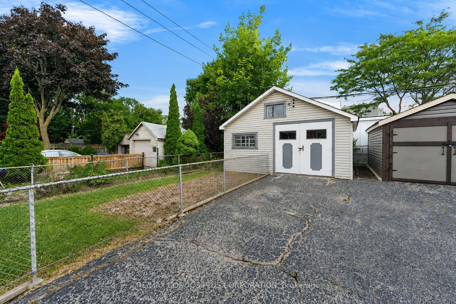 Photo 29 of 77 Fifth Street, Etobicoke, New Toronto — HOMEH