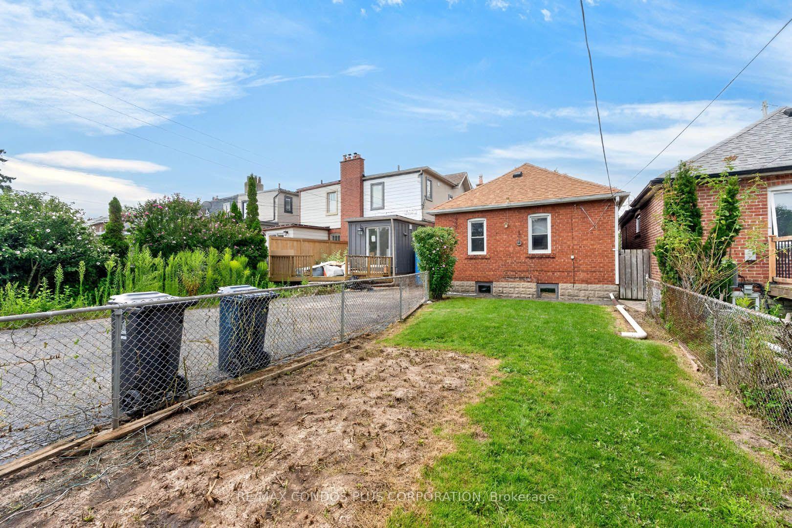 Photo 31 of 77 Fifth Street, Etobicoke, New Toronto — HOMEH