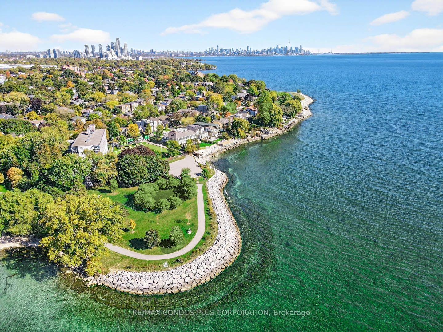 Photo 33 of 77 Fifth Street, Etobicoke, New Toronto — HOMEH