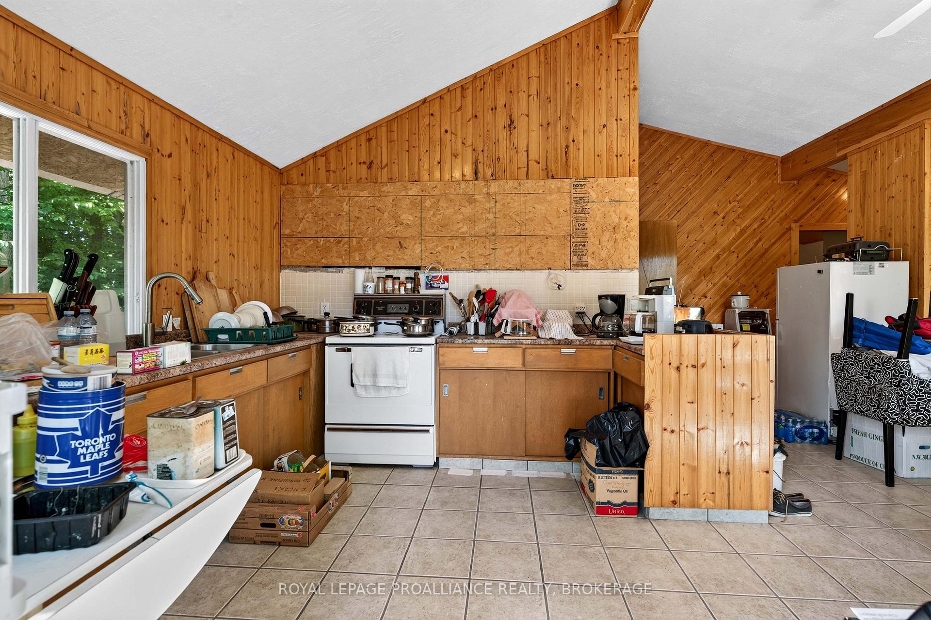 Photo 17 of 20 Porcupine Island, Frontenac, Frontenac South — HOMEH