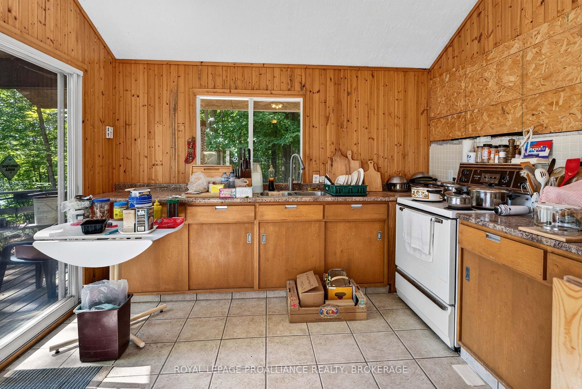 Photo 19 of 20 Porcupine Island, Frontenac, Frontenac South — HOMEH