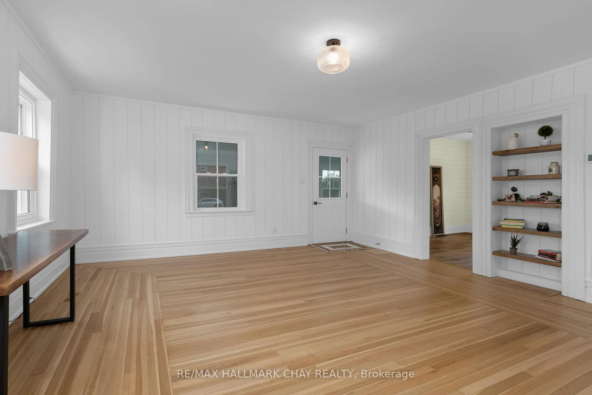 Photo 6 of 86 Mill Street E, Springwater, Hillsdale — HOMEH