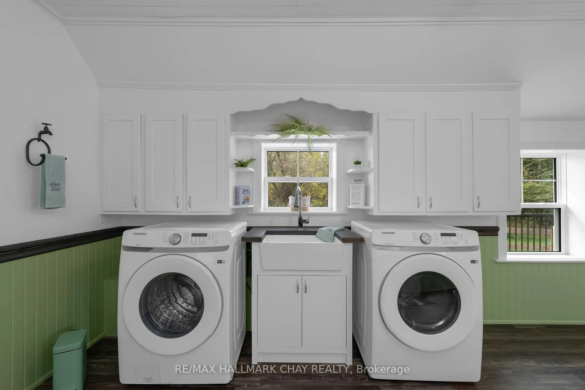 Photo 17 of 86 Mill Street E, Springwater, Hillsdale — HOMEH