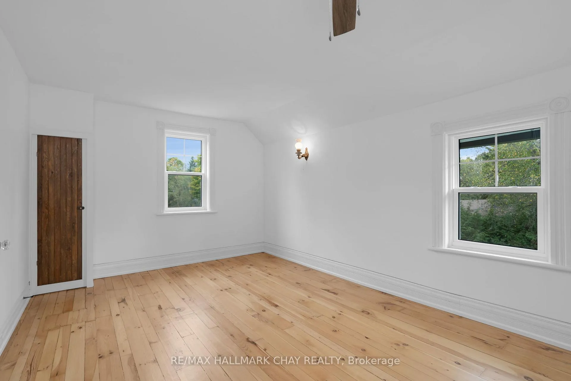 Photo 28 of 86 Mill Street E, Springwater, Hillsdale — HOMEH