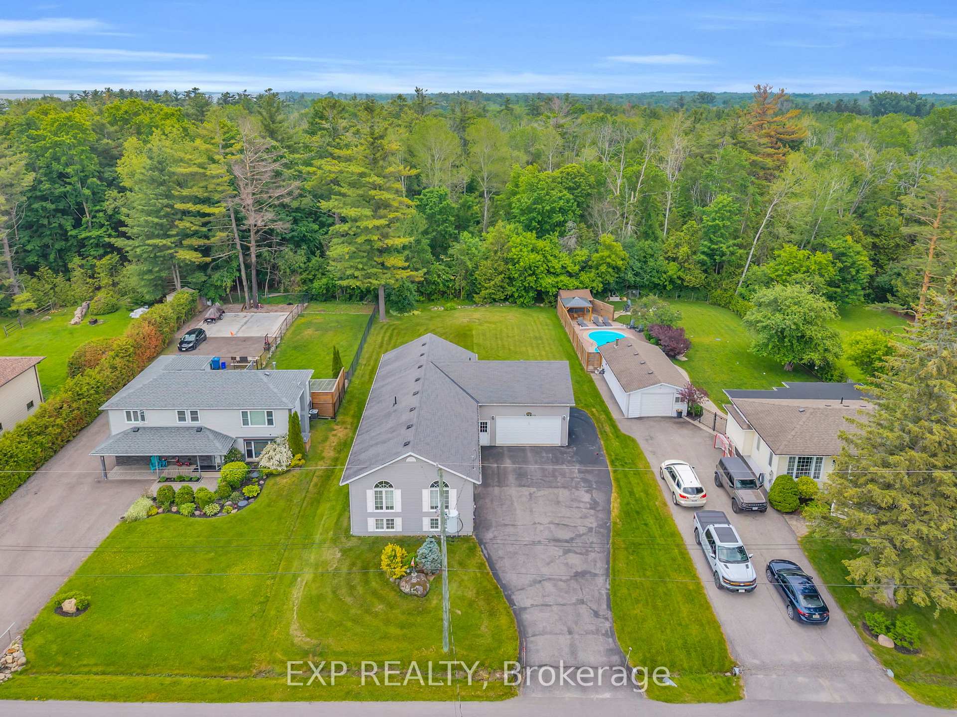 Photo 2 of 21 Sunnidale Boulevard, Georgina, Sutton & Jackson's Point — HOMEH