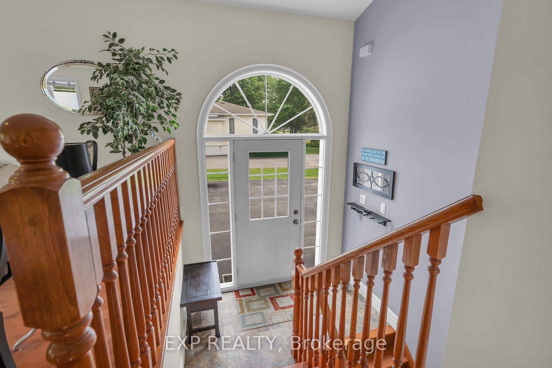 Photo 6 of 21 Sunnidale Boulevard, Georgina, Sutton & Jackson's Point — HOMEH