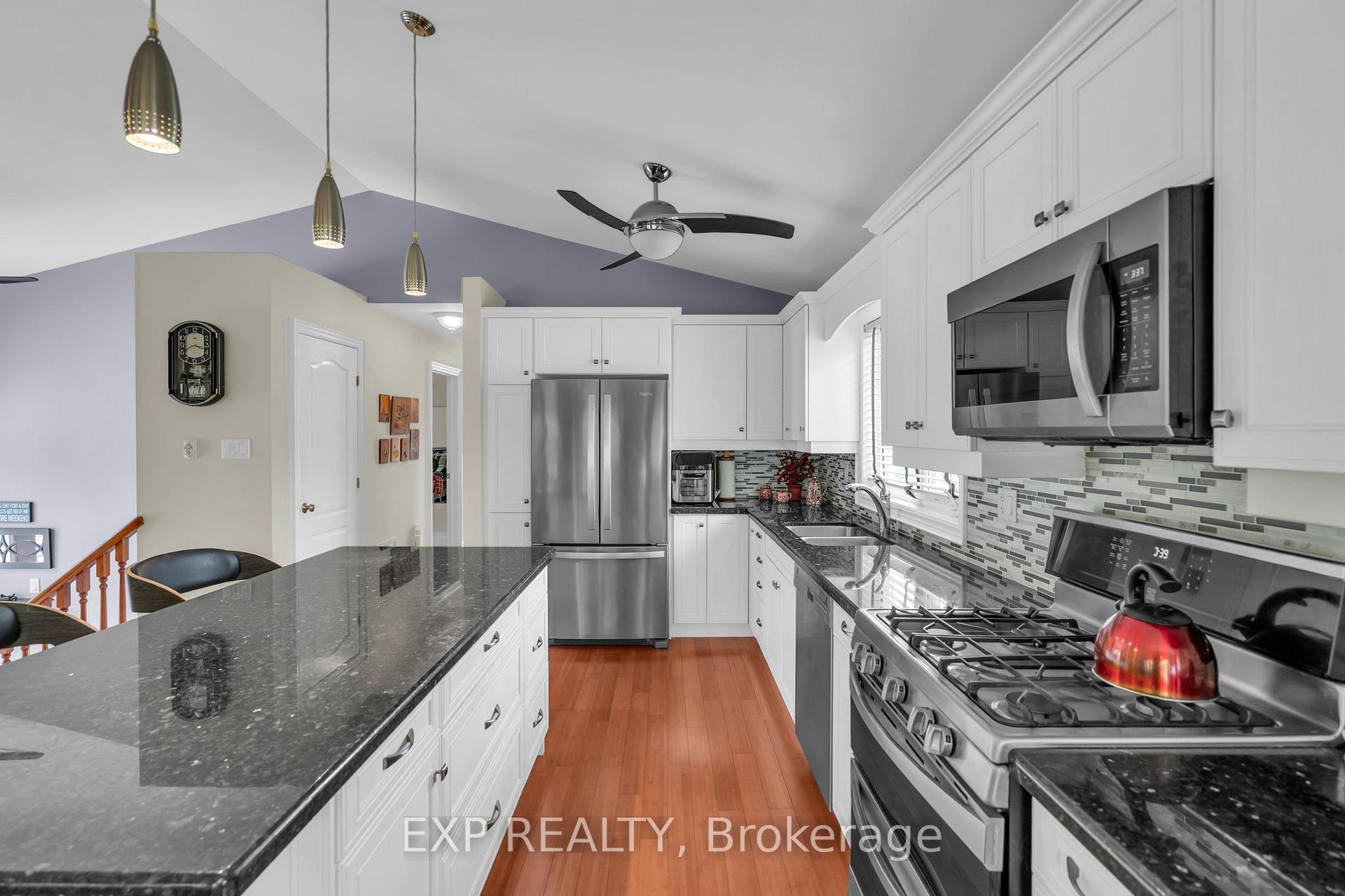Photo 10 of 21 Sunnidale Boulevard, Georgina, Sutton & Jackson's Point — HOMEH