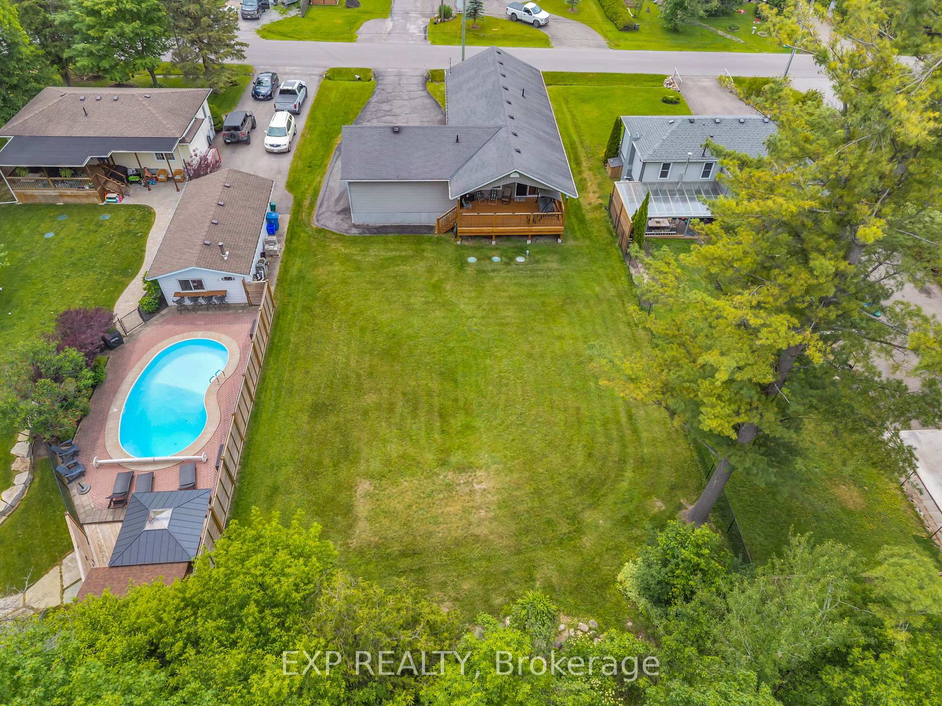 Photo 43 of 21 Sunnidale Boulevard, Georgina, Sutton & Jackson's Point — HOMEH