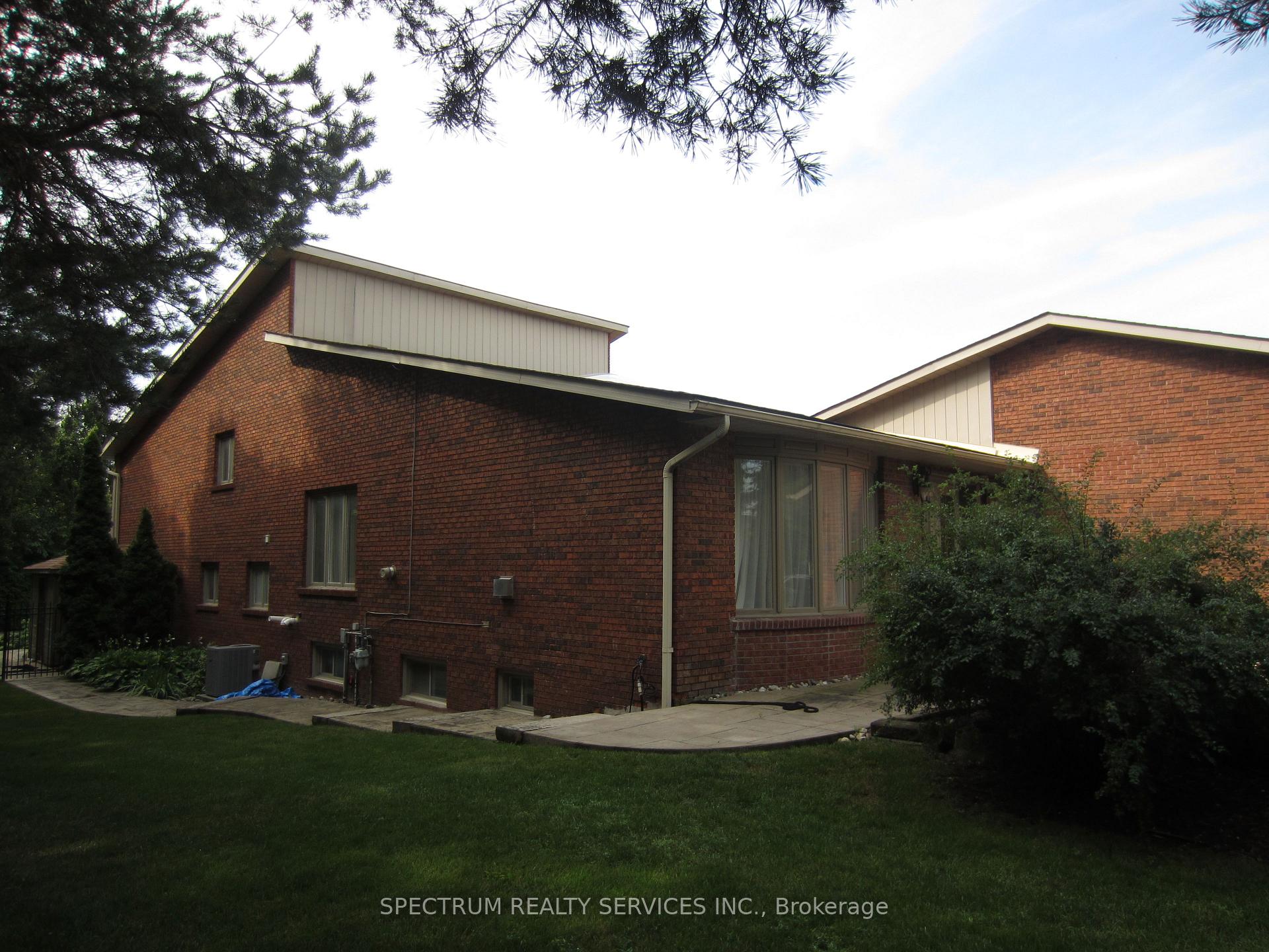 Photo 2 of 135 Hayhoe Avenue, Vaughan, East Woodbridge — HOMEH