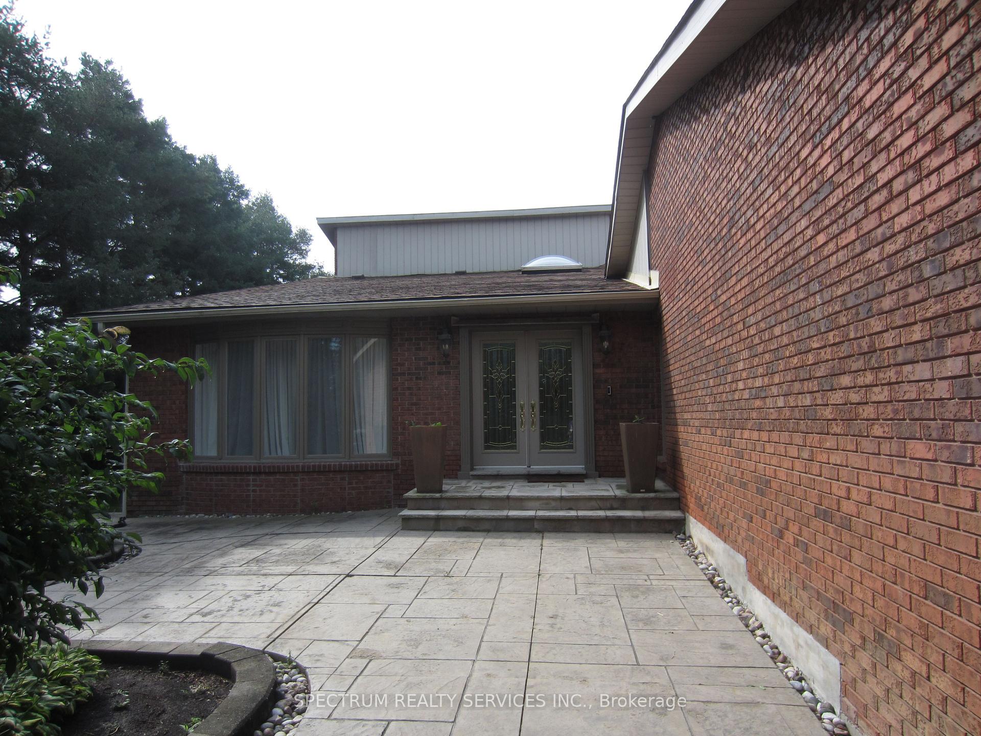 Photo 3 of 135 Hayhoe Avenue, Vaughan, East Woodbridge — HOMEH