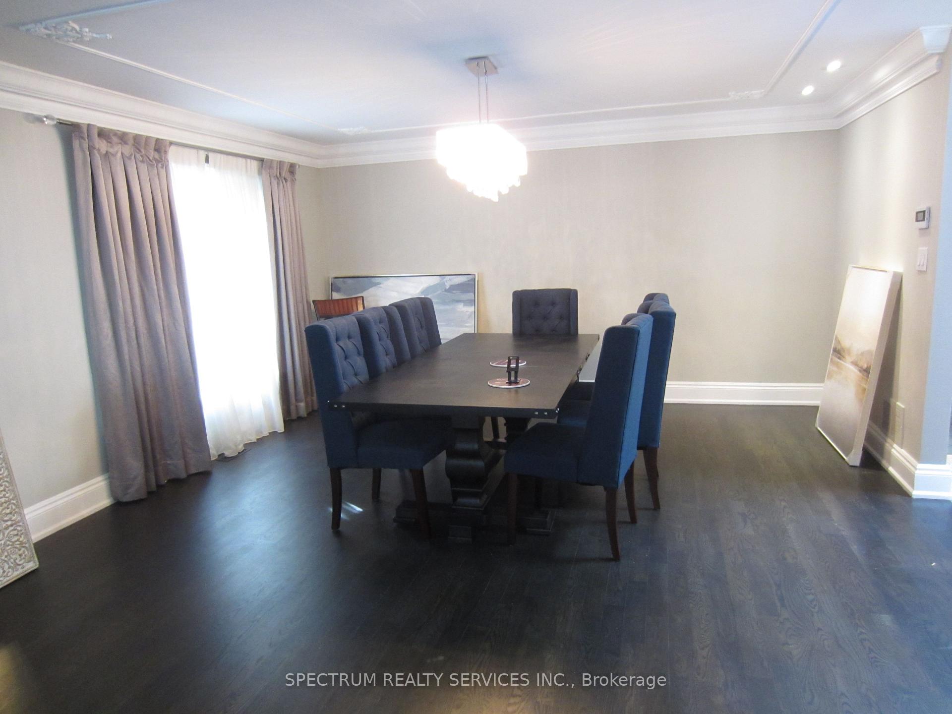Photo 7 of 135 Hayhoe Avenue, Vaughan, East Woodbridge — HOMEH