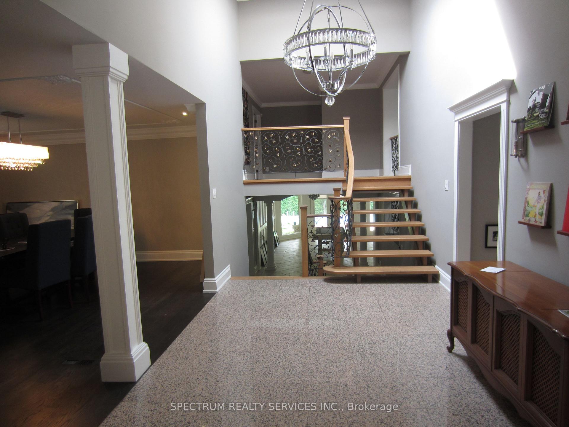 Photo 8 of 135 Hayhoe Avenue, Vaughan, East Woodbridge — HOMEH