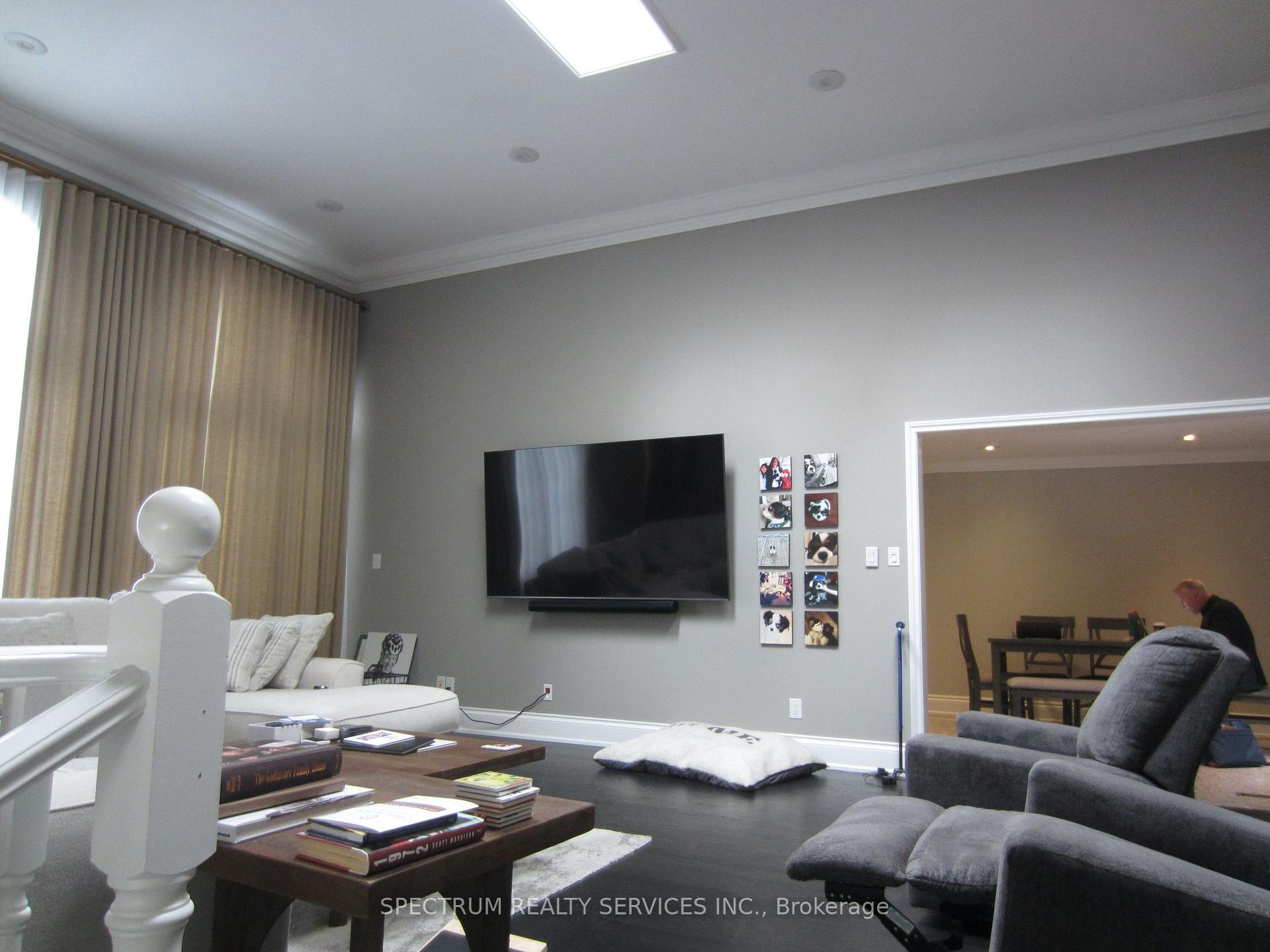 Photo 14 of 135 Hayhoe Avenue, Vaughan, East Woodbridge — HOMEH