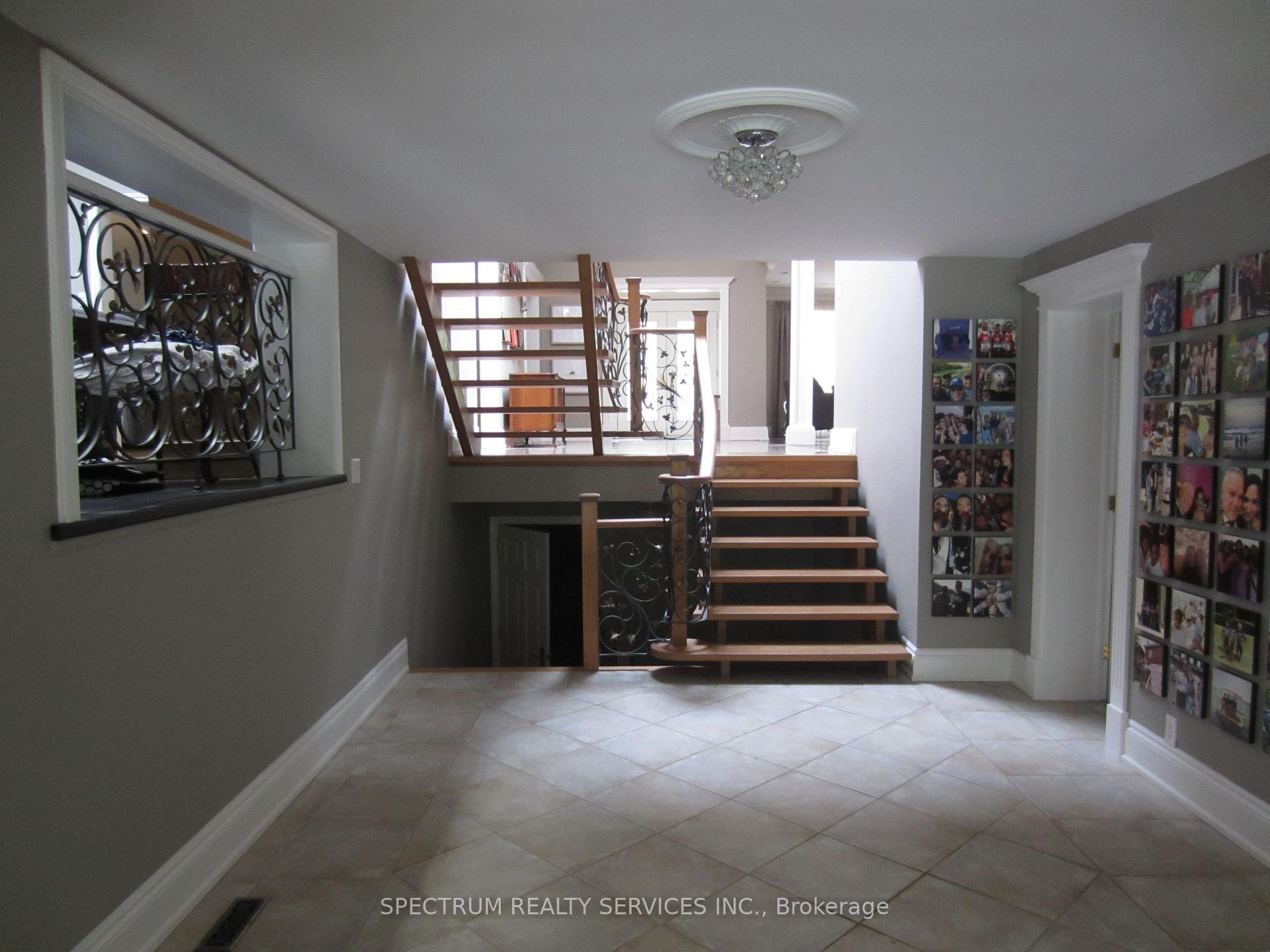 Photo 17 of 135 Hayhoe Avenue, Vaughan, East Woodbridge — HOMEH