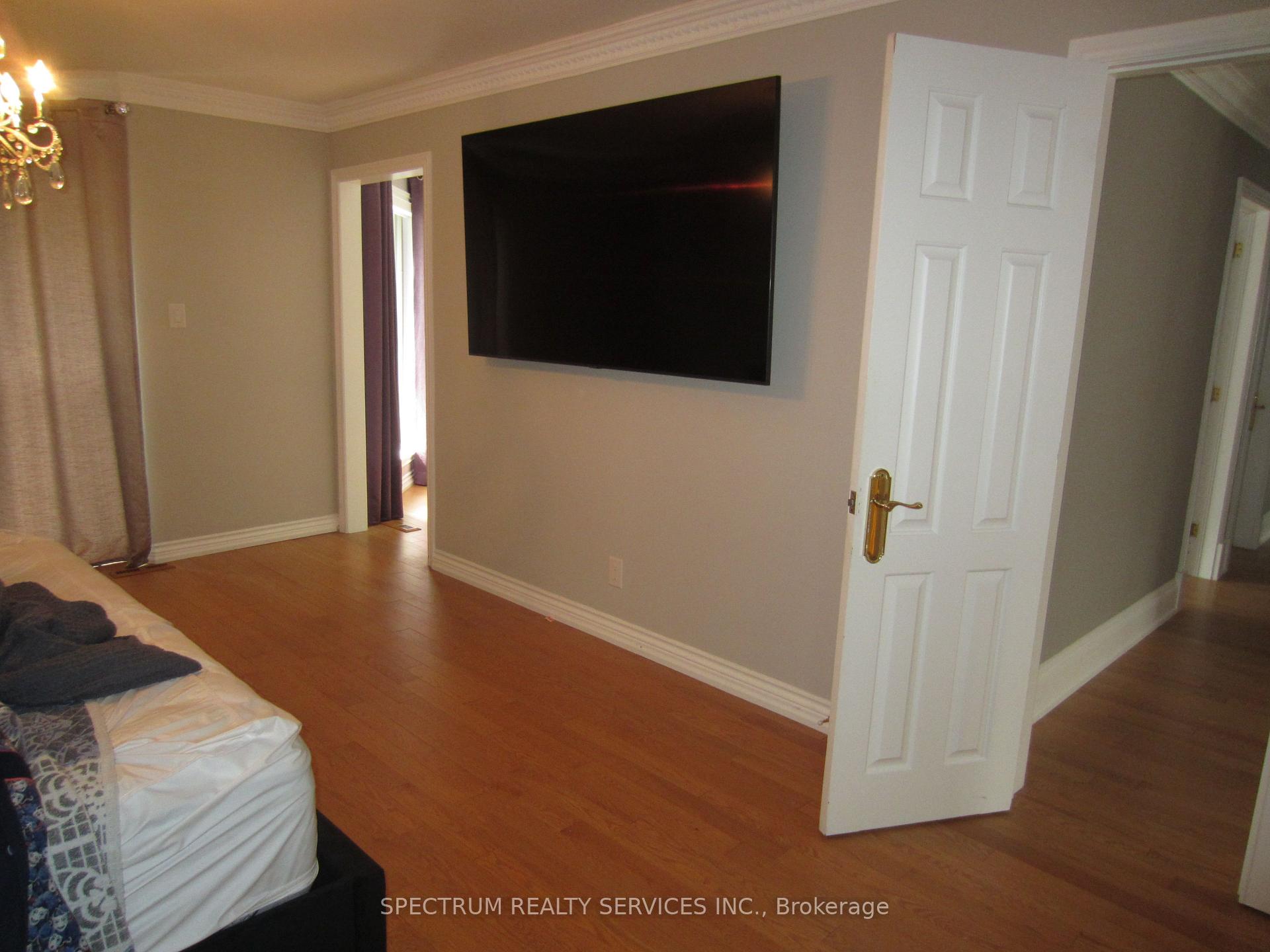 Photo 23 of 135 Hayhoe Avenue, Vaughan, East Woodbridge — HOMEH