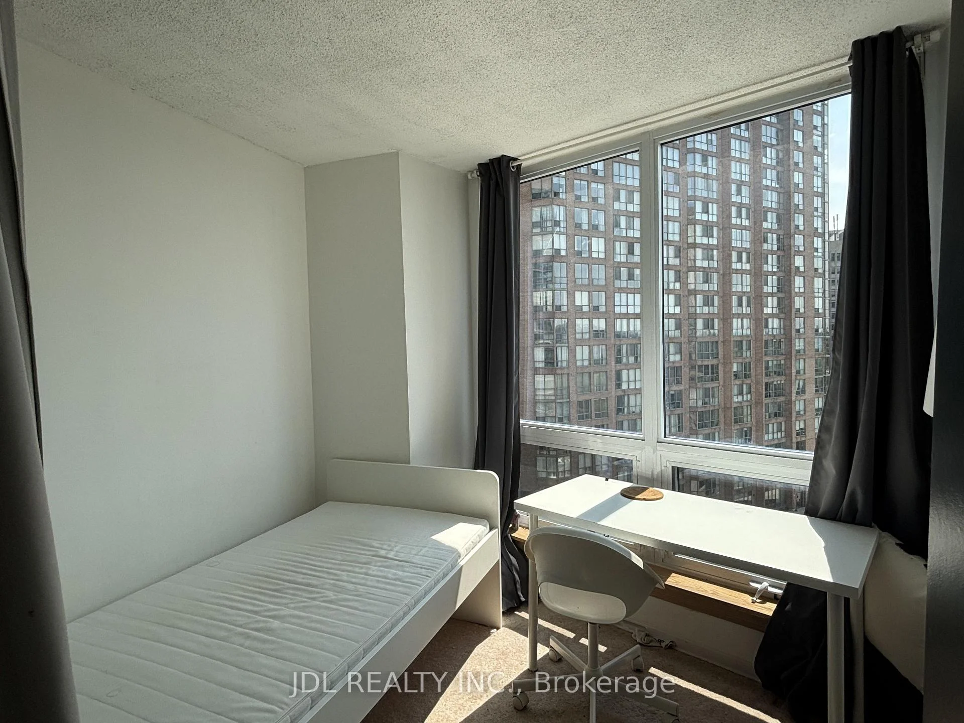 Photo 3 of Unit 1409, 1055 Bay Street, Toronto, Bay Street Corridor — HOMEH