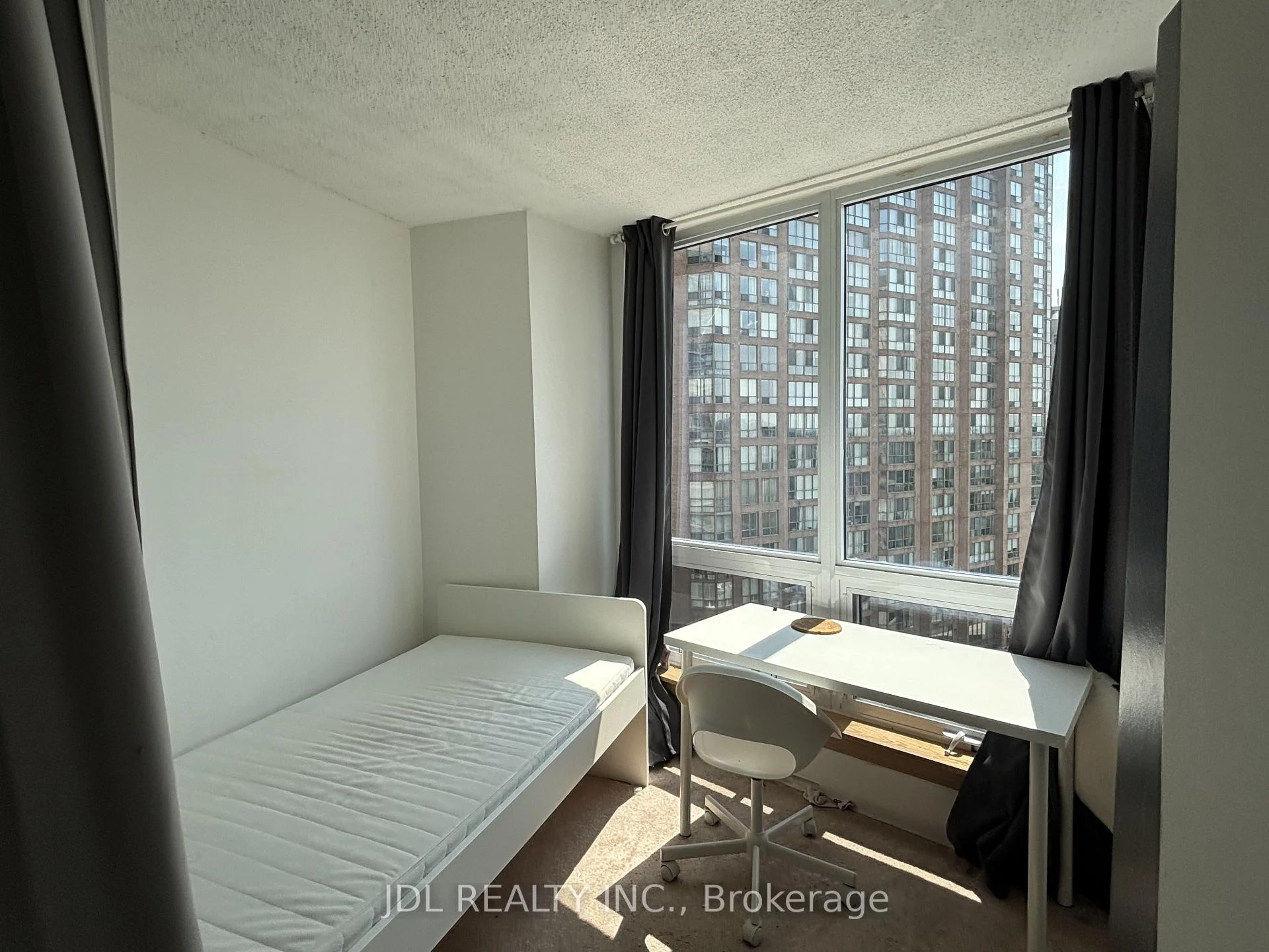 Photo 8 of Unit 1409, 1055 Bay Street, Toronto, Bay Street Corridor — HOMEH