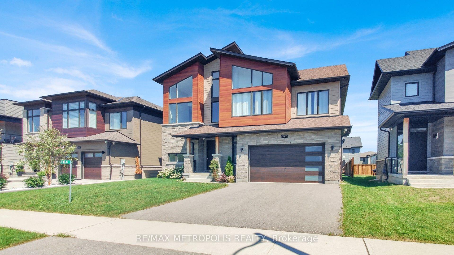 Photo 2 of 104 Stoneleigh Drive, Blue Mountains — HOMEH