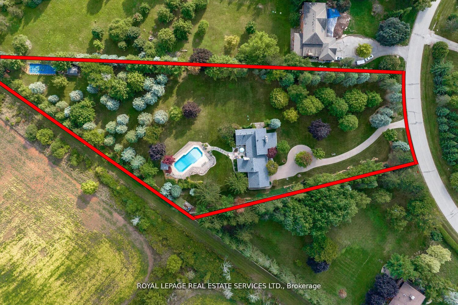 Photo 2 of 16 Mccoll Drive, Caledon, Rural Caledon — HOMEH
