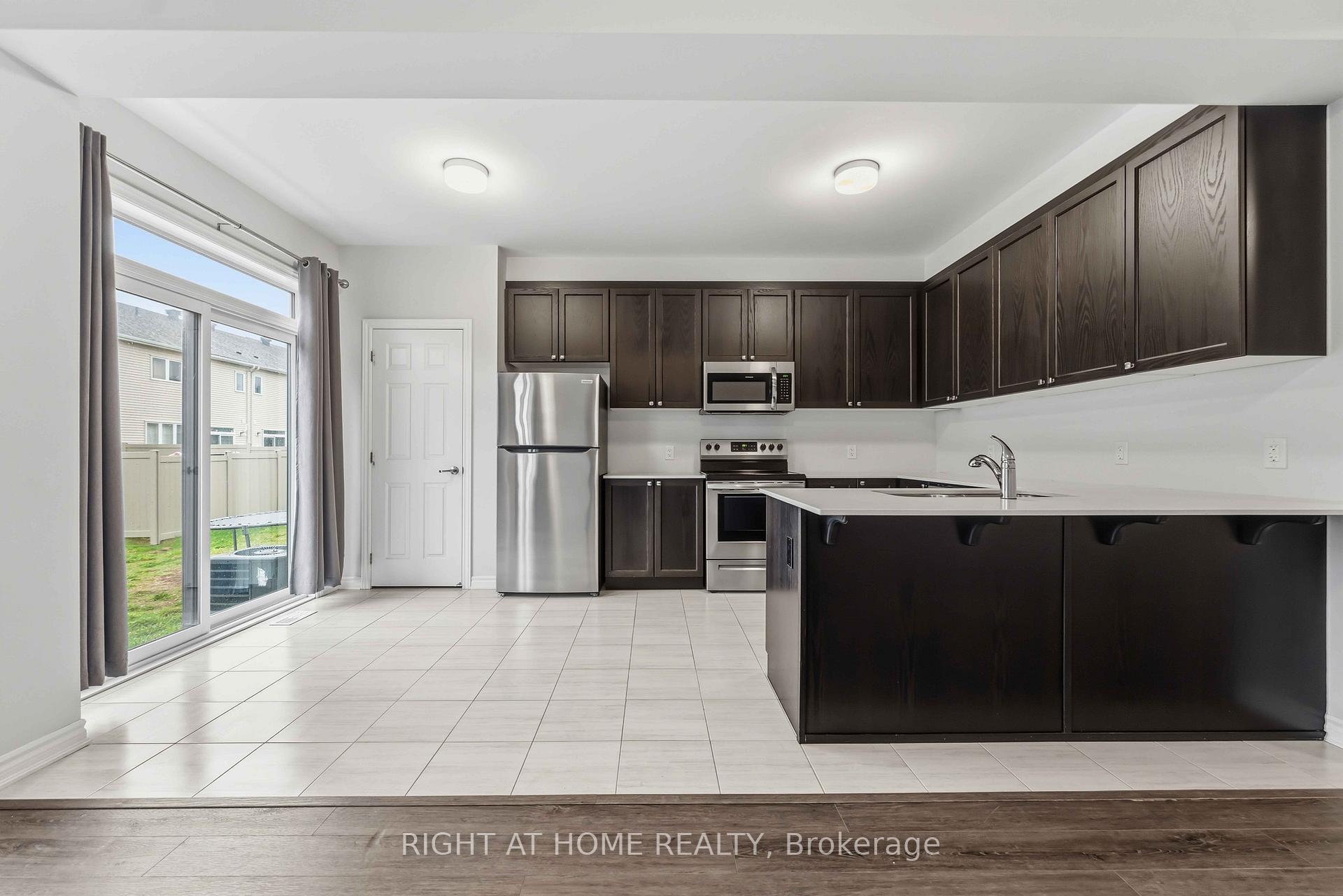 Photo 9 of 709 Derreen Avenue, Ottawa, Stittsville (North) — HOMEH