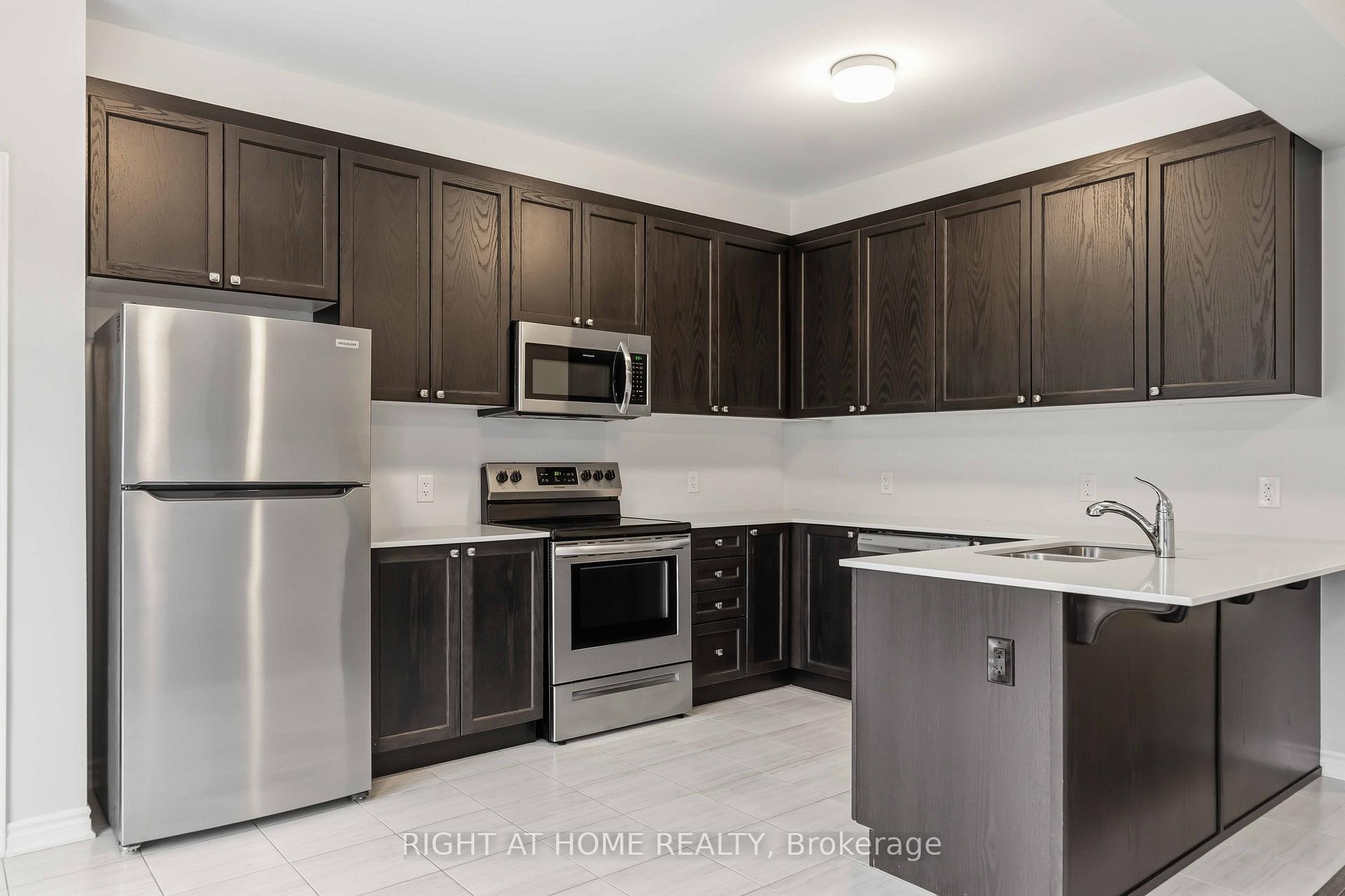 Photo 10 of 709 Derreen Avenue, Ottawa, Stittsville (North) — HOMEH