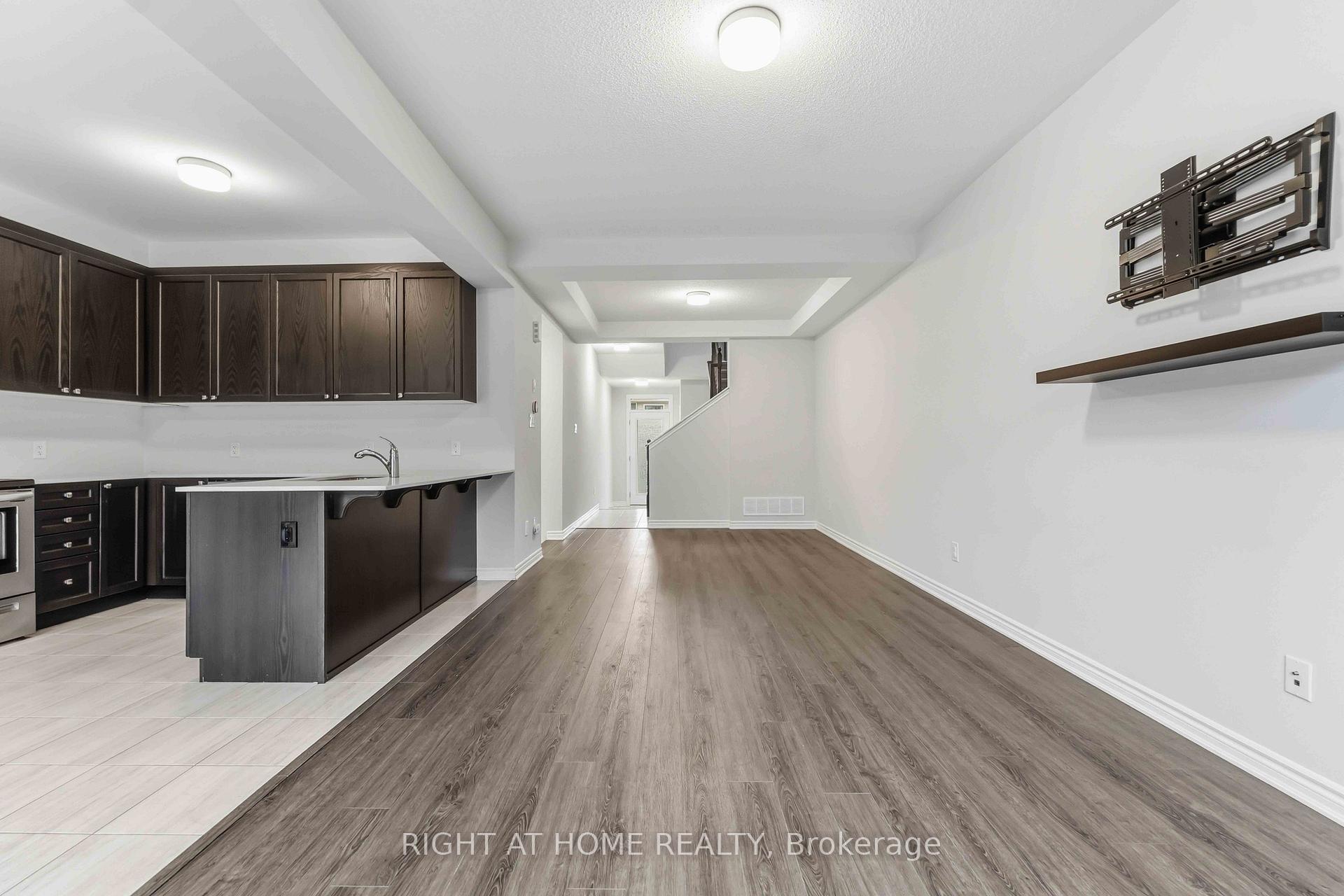 Photo 11 of 709 Derreen Avenue, Ottawa, Stittsville (North) — HOMEH