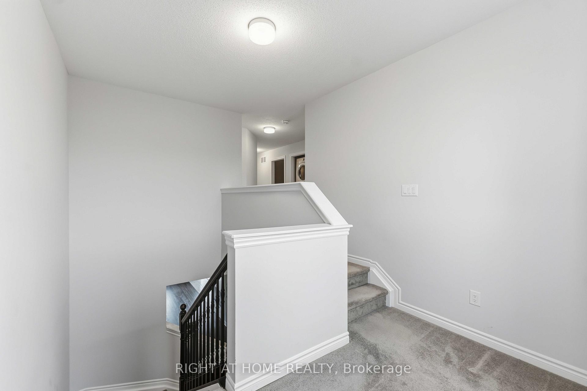 Photo 18 of 709 Derreen Avenue, Ottawa, Stittsville (North) — HOMEH