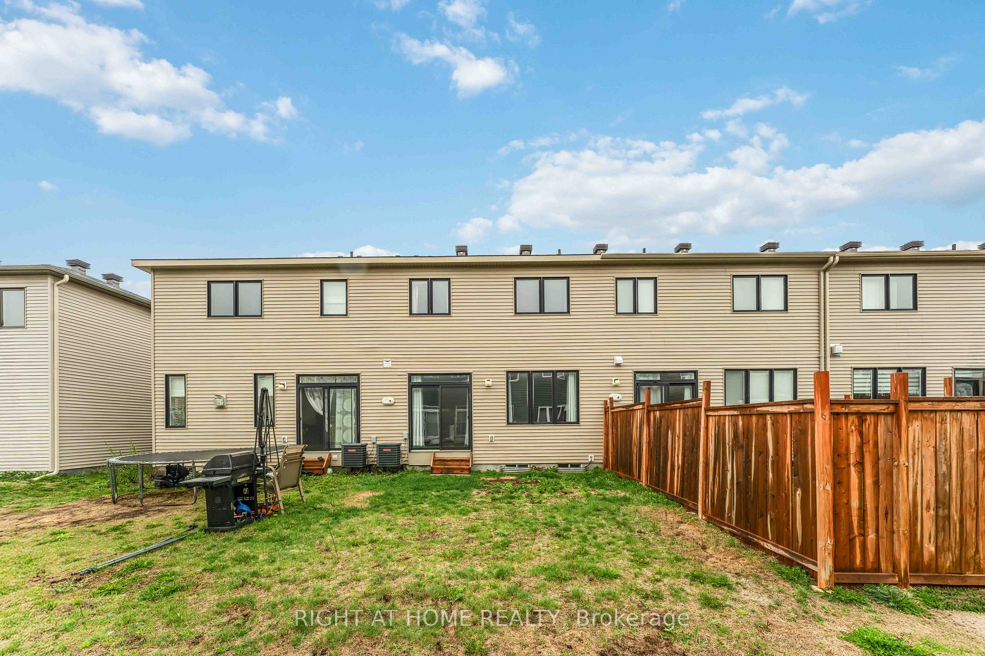 Photo 36 of 709 Derreen Avenue, Ottawa, Stittsville (North) — HOMEH