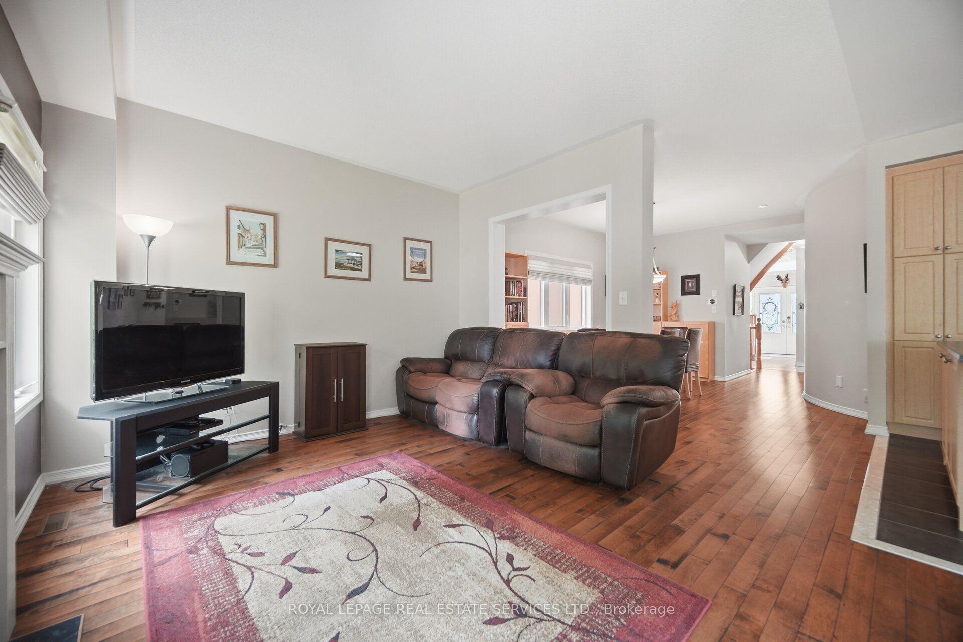 Photo 13 of 3093 Ferguson Drive, Burlington, Alton — HOMEH