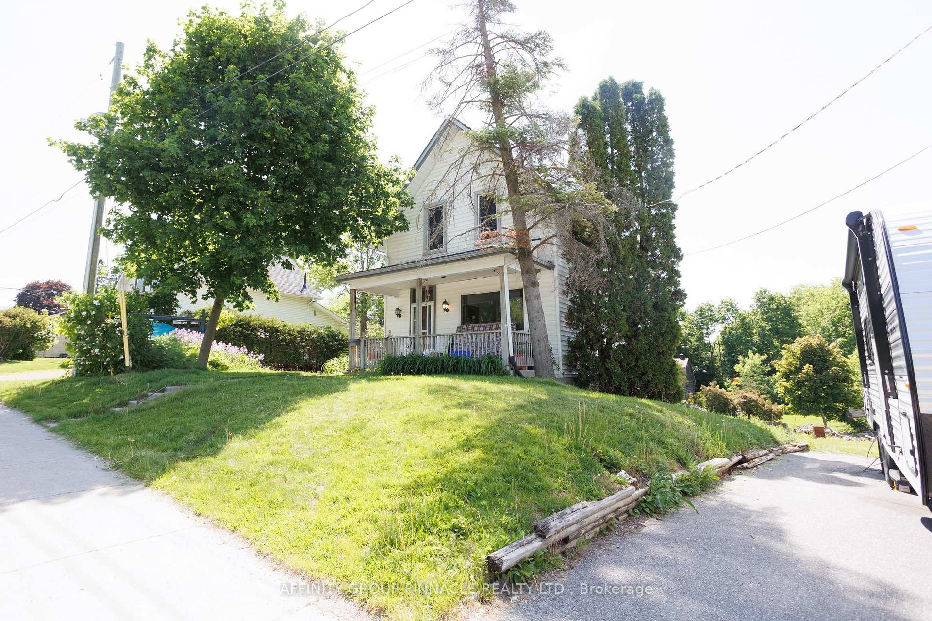Photo 4 of 7 Colborne Street E, Kawartha Lakes, Lindsay — HOMEH