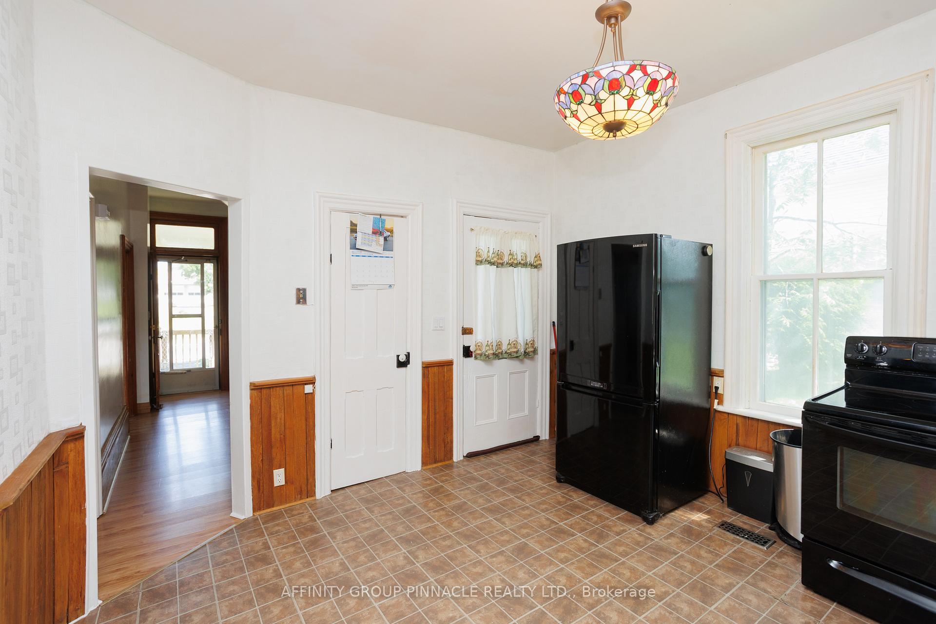 Photo 13 of 7 Colborne Street E, Kawartha Lakes, Lindsay — HOMEH
