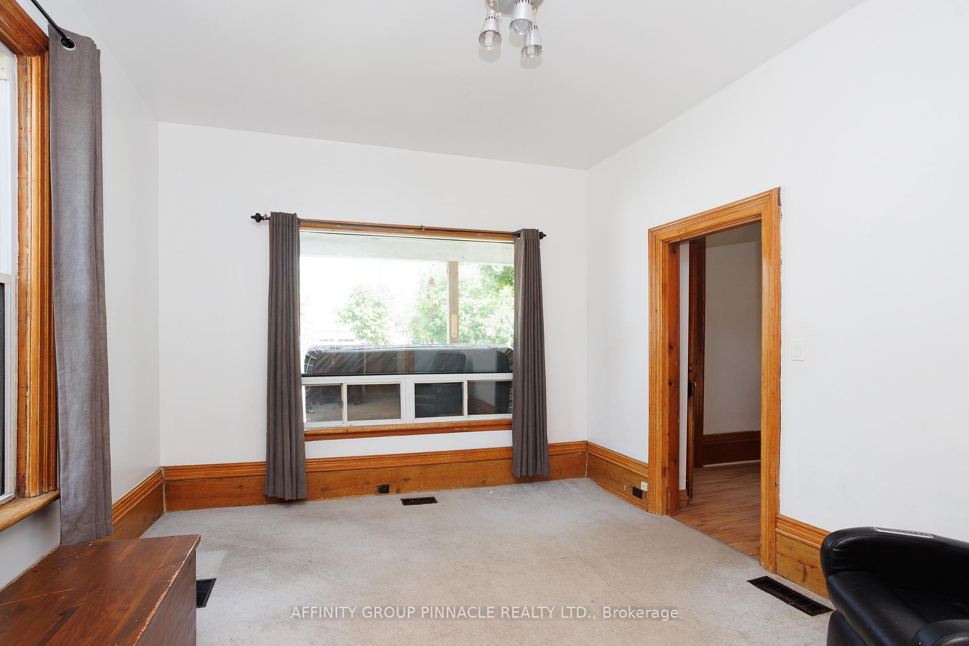 Photo 18 of 7 Colborne Street E, Kawartha Lakes, Lindsay — HOMEH