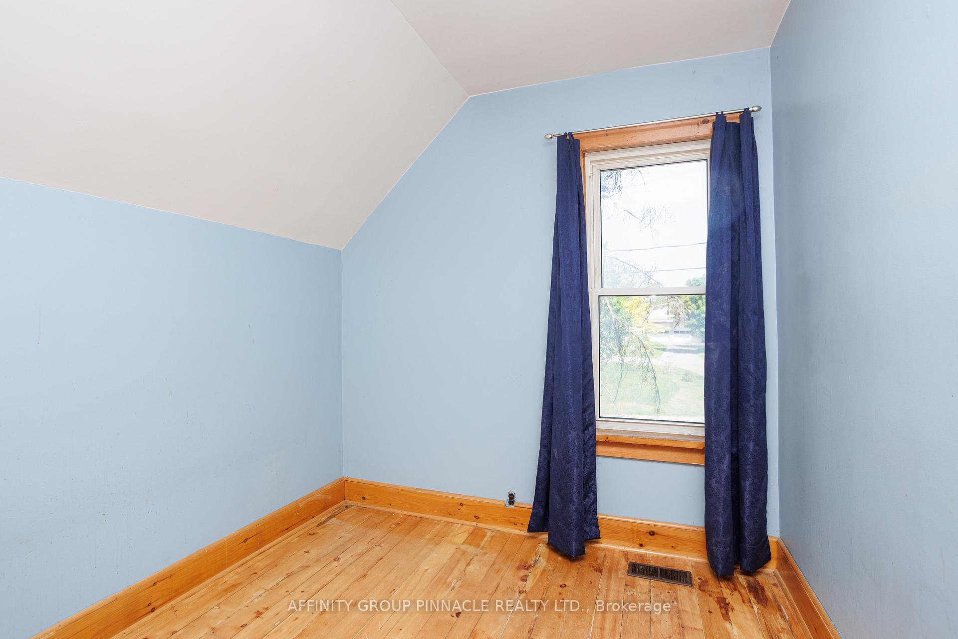 Photo 26 of 7 Colborne Street E, Kawartha Lakes, Lindsay — HOMEH
