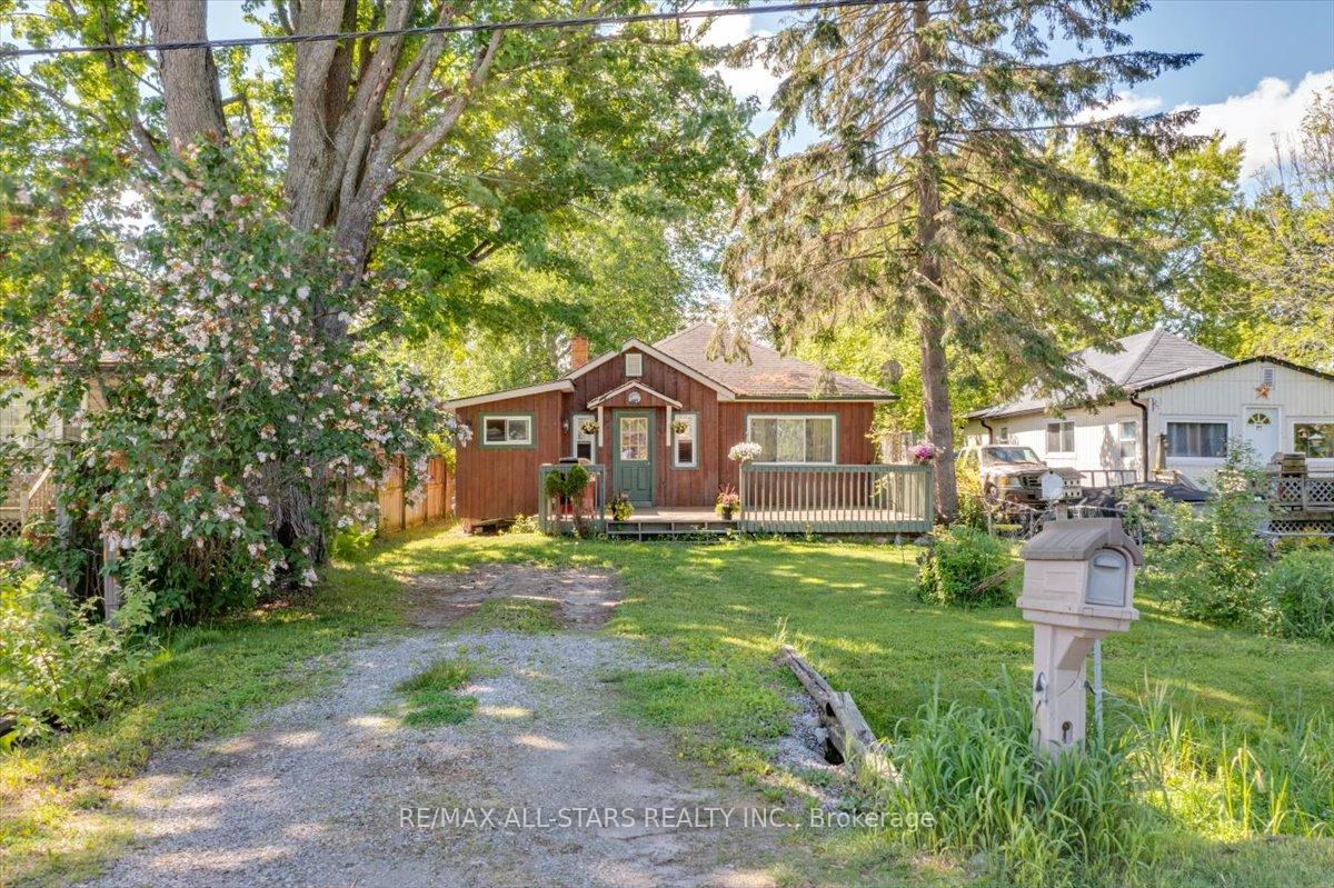 Photo 2 of 1061 2nd Line, Innisfil, Rural Innisfil — HOMEH