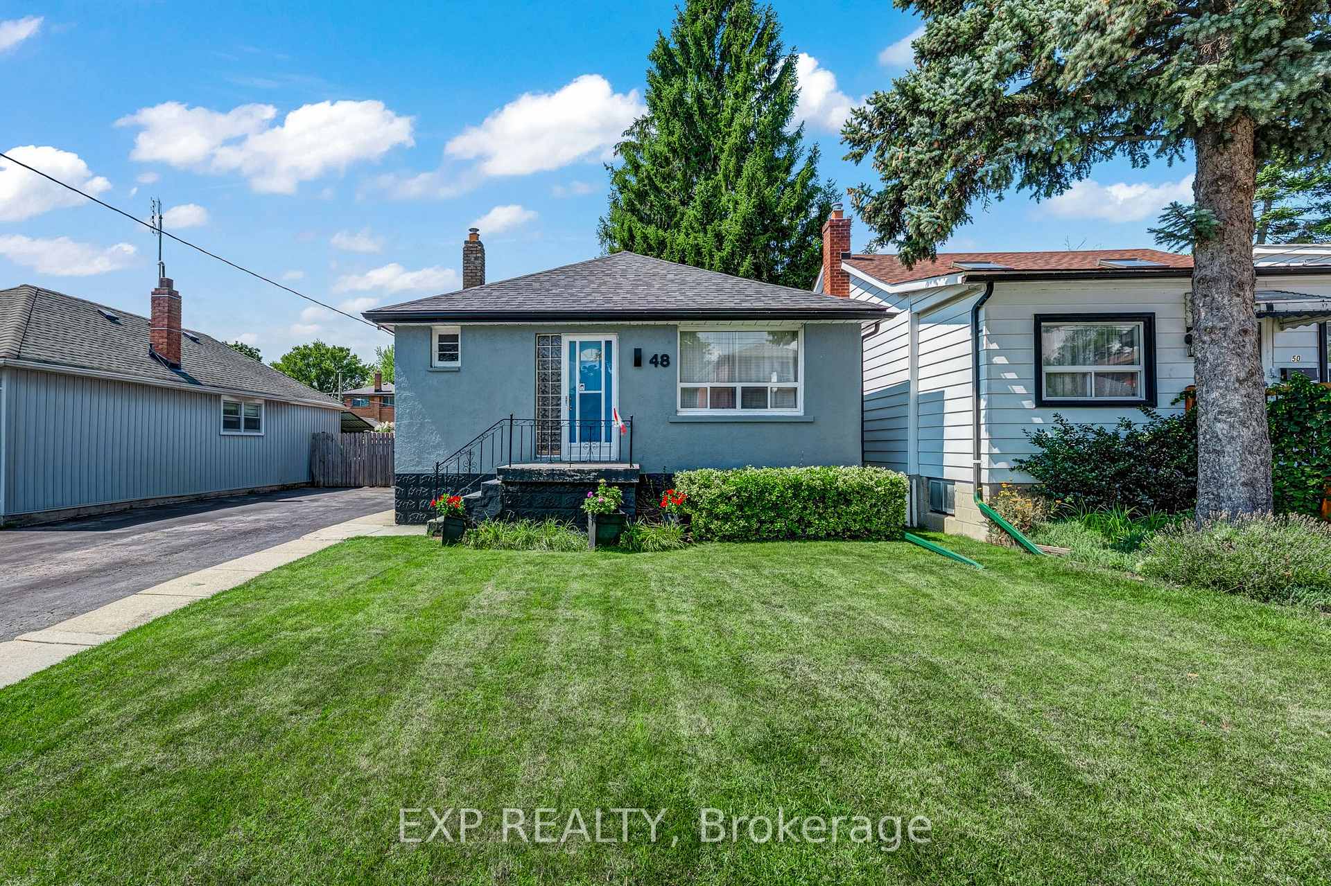 Photo 5 of 48 Sixteenth Street, Etobicoke, New Toronto — HOMEH
