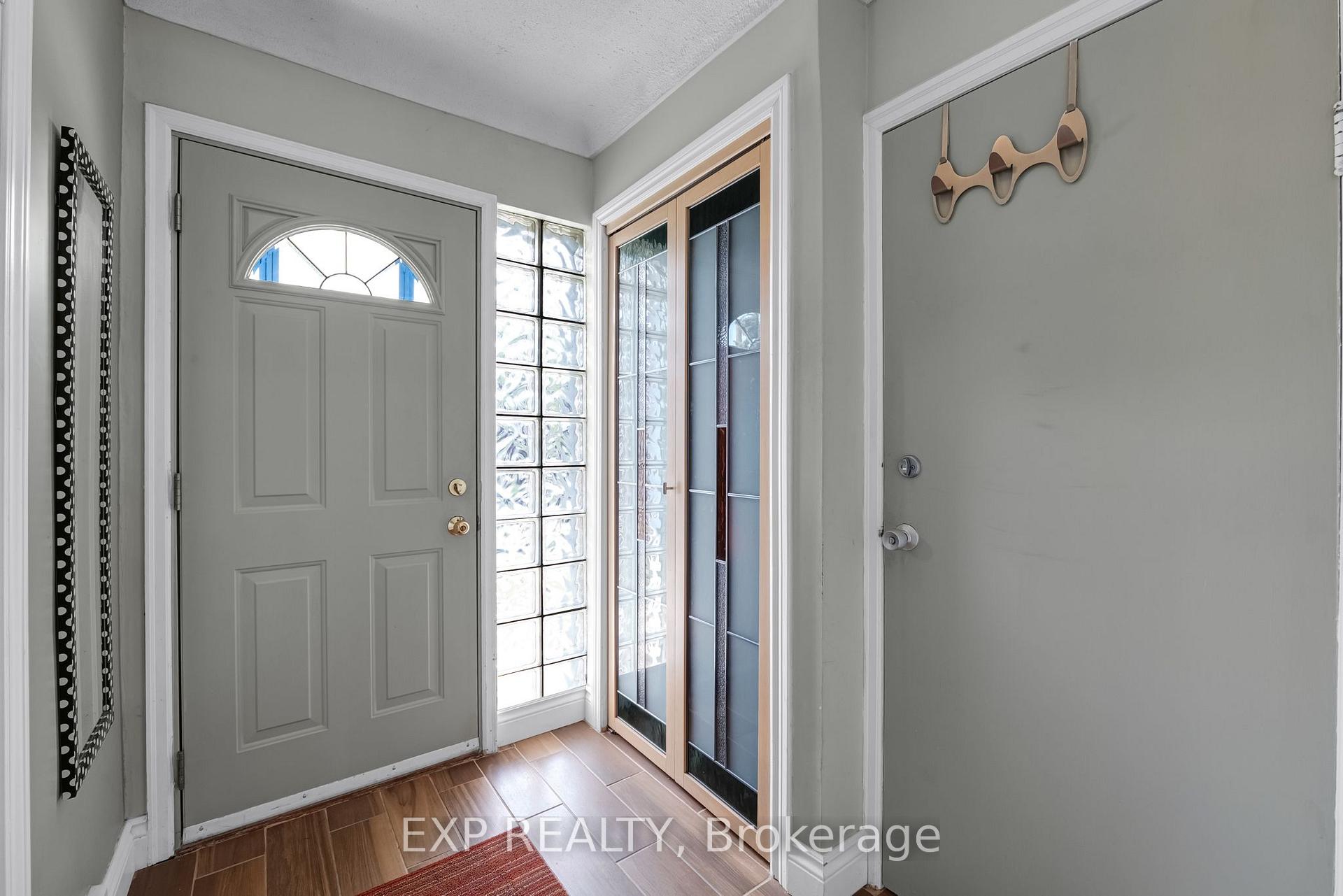 Photo 6 of 48 Sixteenth Street, Etobicoke, New Toronto — HOMEH