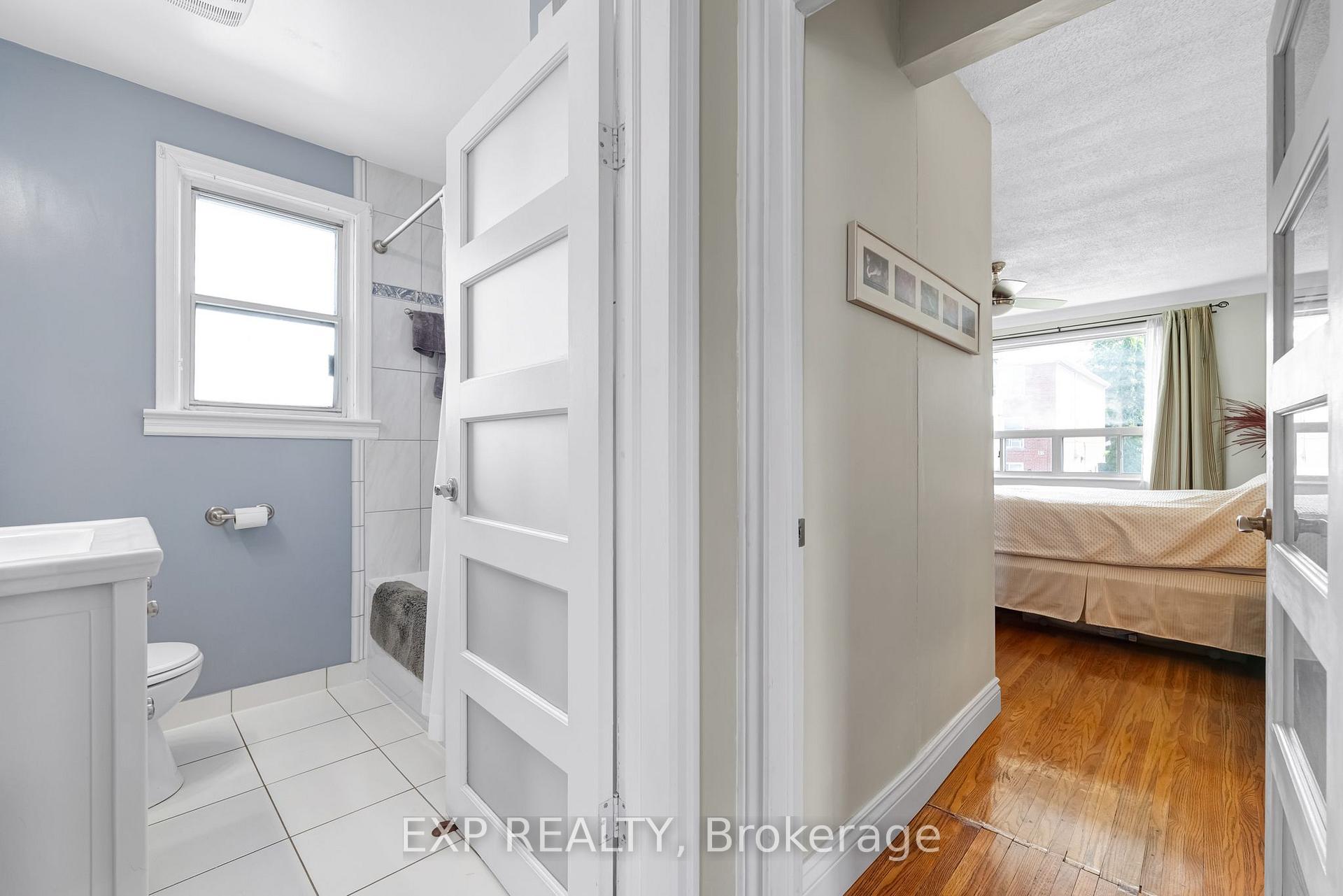 Photo 16 of 48 Sixteenth Street, Etobicoke, New Toronto — HOMEH