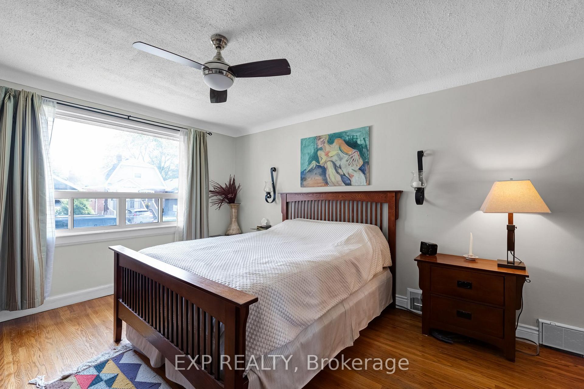 Photo 17 of 48 Sixteenth Street, Etobicoke, New Toronto — HOMEH