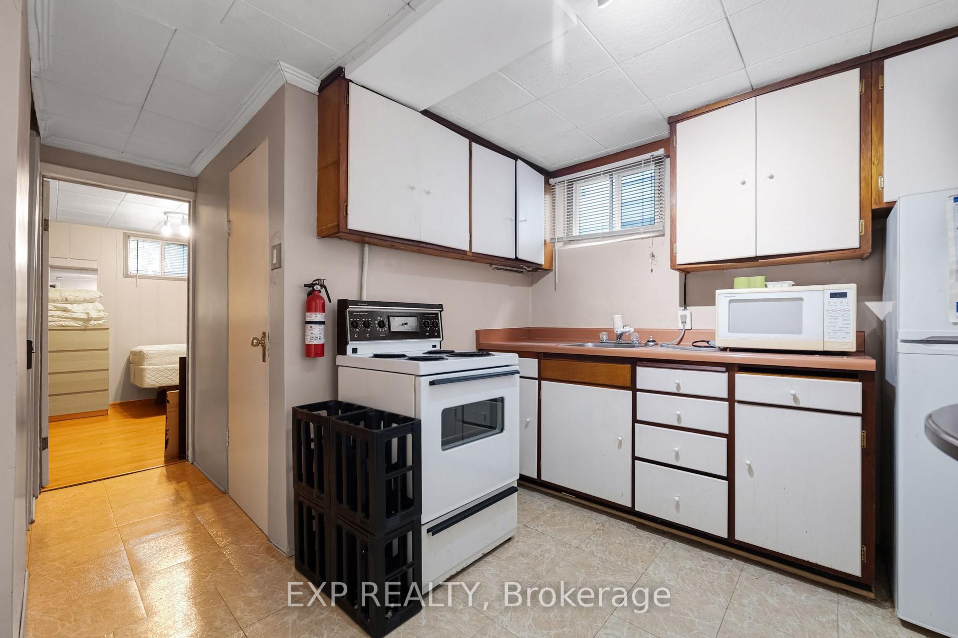 Photo 25 of 48 Sixteenth Street, Etobicoke, New Toronto — HOMEH