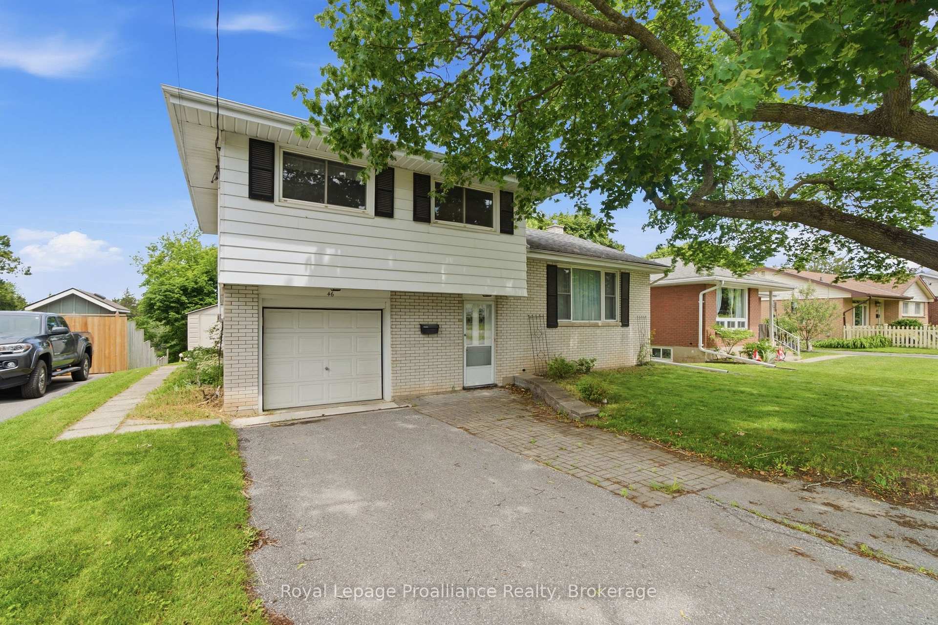 Photo 3 of 46 Edgehill Road, Belleville, Belleville Ward — HOMEH
