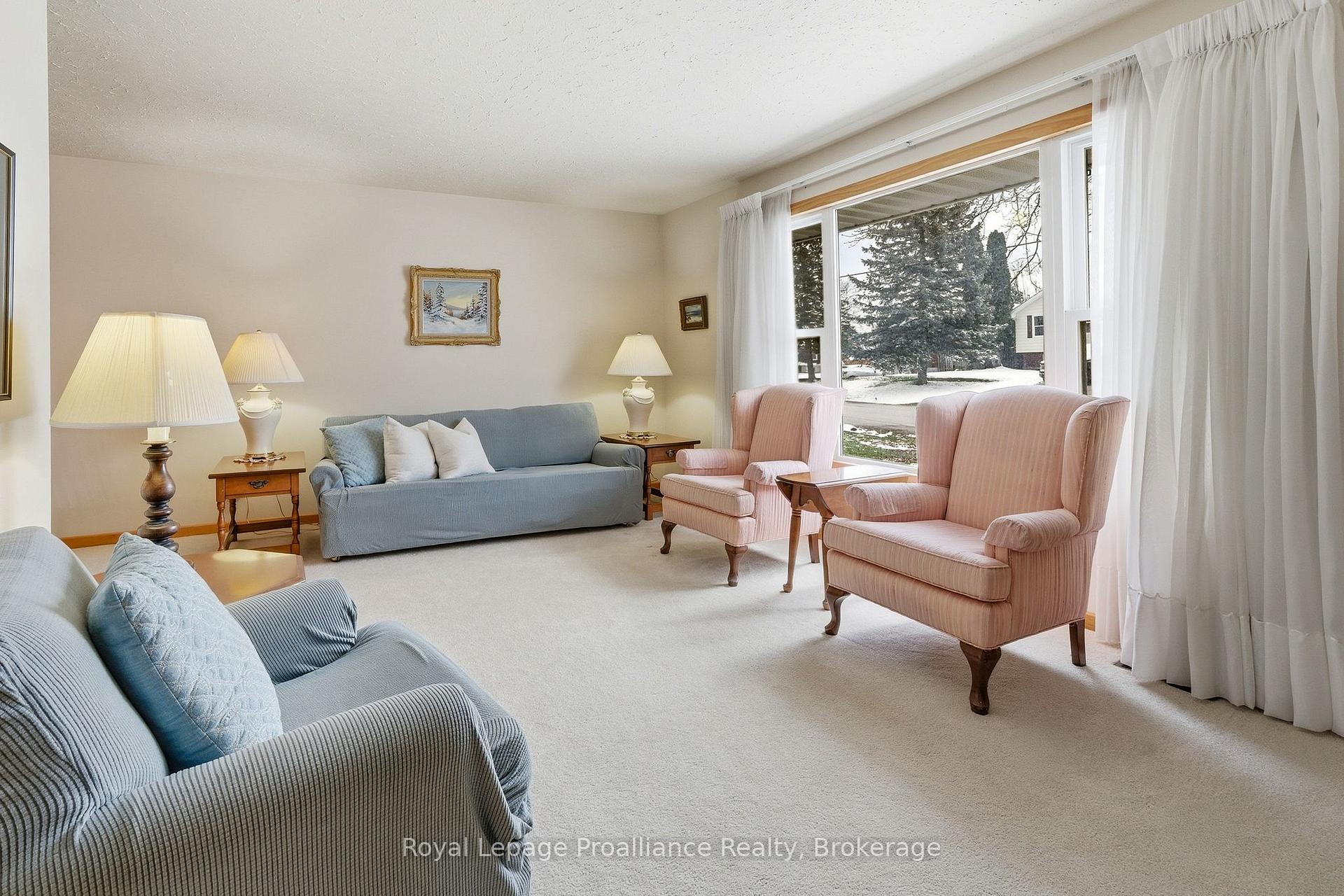 Photo 9 of 46 Edgehill Road, Belleville, Belleville Ward — HOMEH