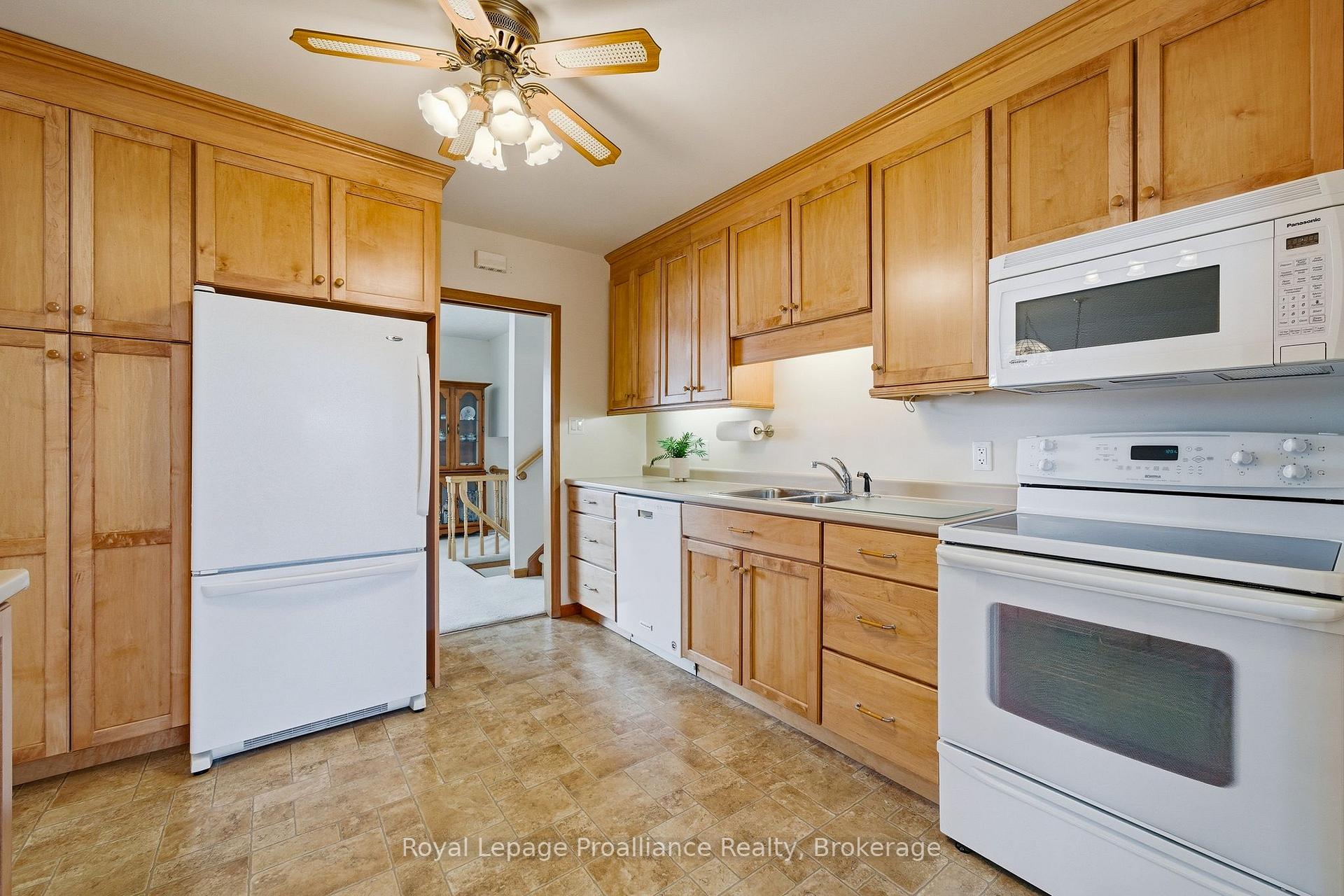 Photo 15 of 46 Edgehill Road, Belleville, Belleville Ward — HOMEH