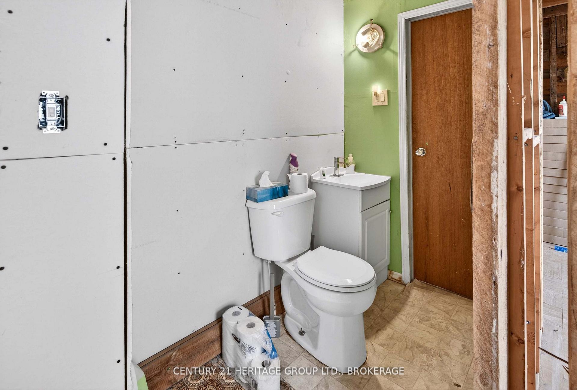 Photo 15 of 5886 Wilmer Road, Frontenac, Frontenac South — HOMEH