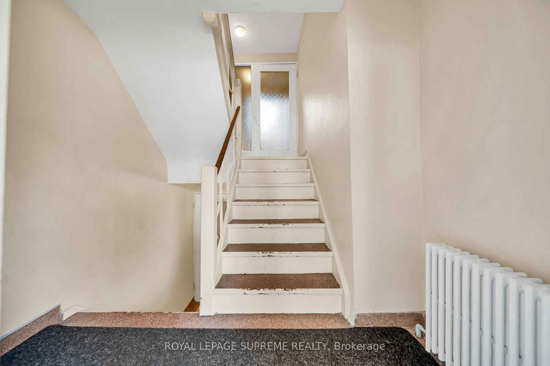 Photo 7 of Unit 4, 135 Kingsway Crescent, Etobicoke, Kingsway South — HOMEH