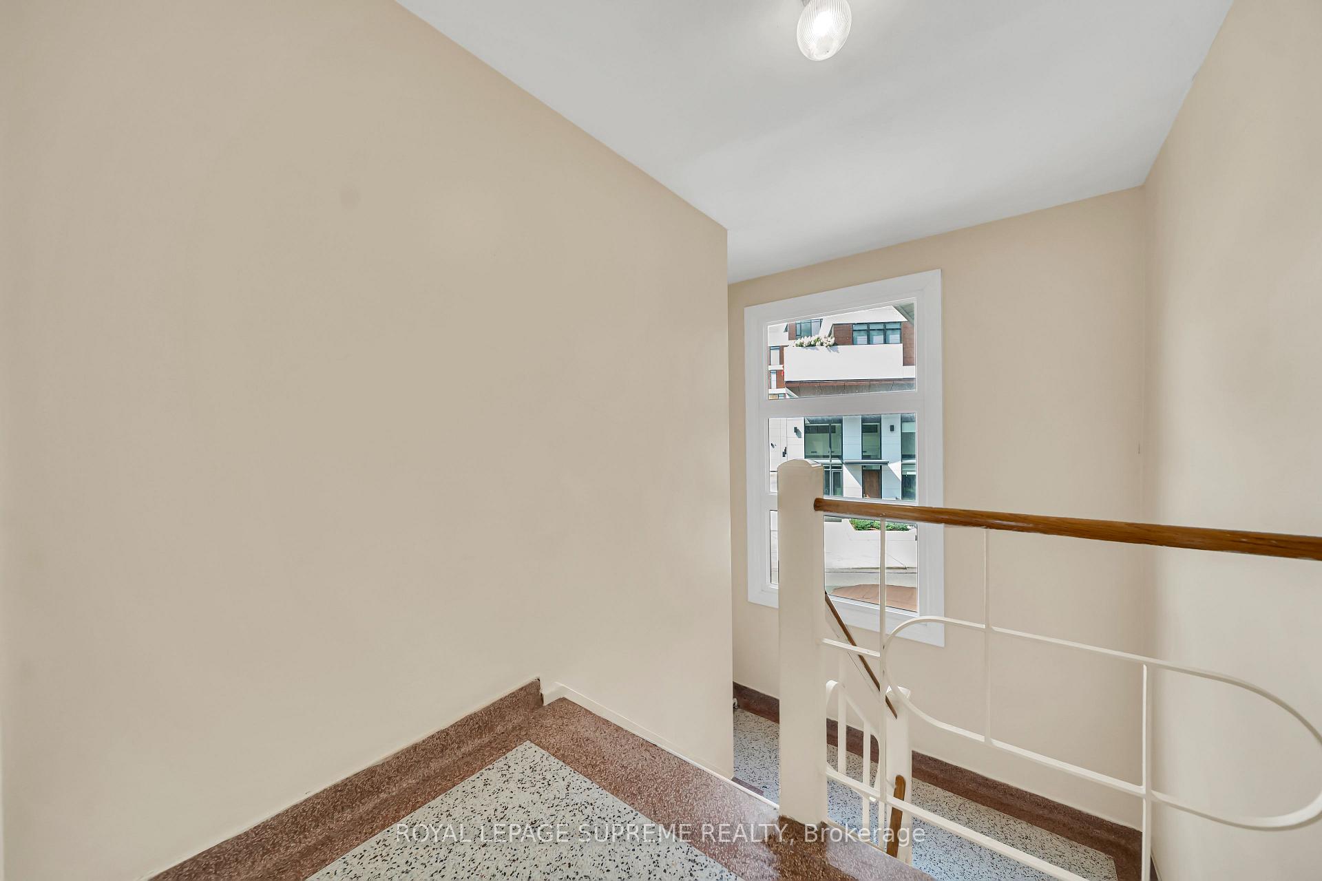 Photo 9 of Unit 4, 135 Kingsway Crescent, Etobicoke, Kingsway South — HOMEH