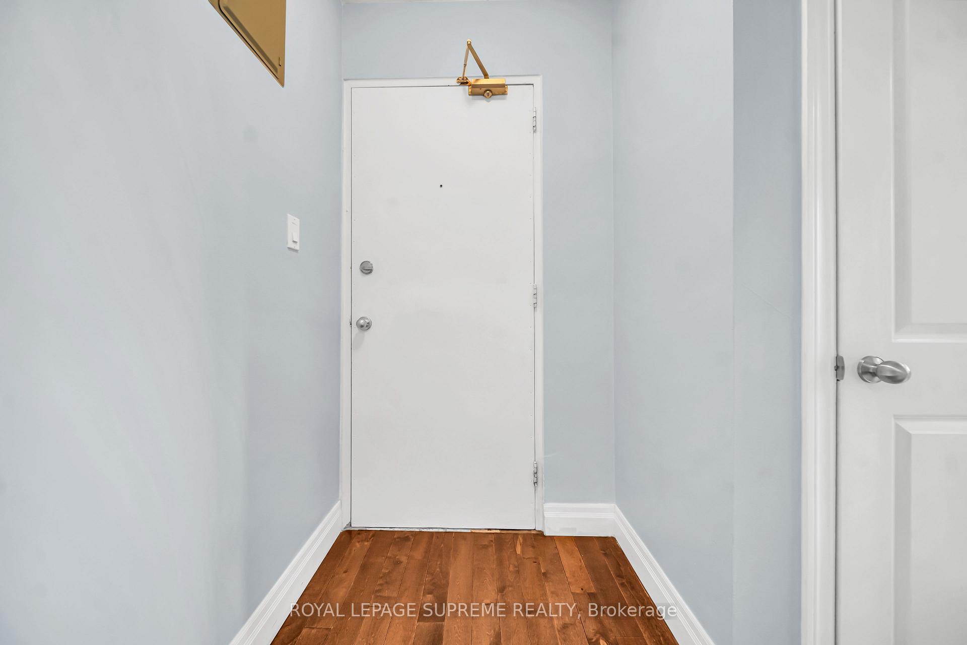 Photo 12 of Unit 4, 135 Kingsway Crescent, Etobicoke, Kingsway South — HOMEH