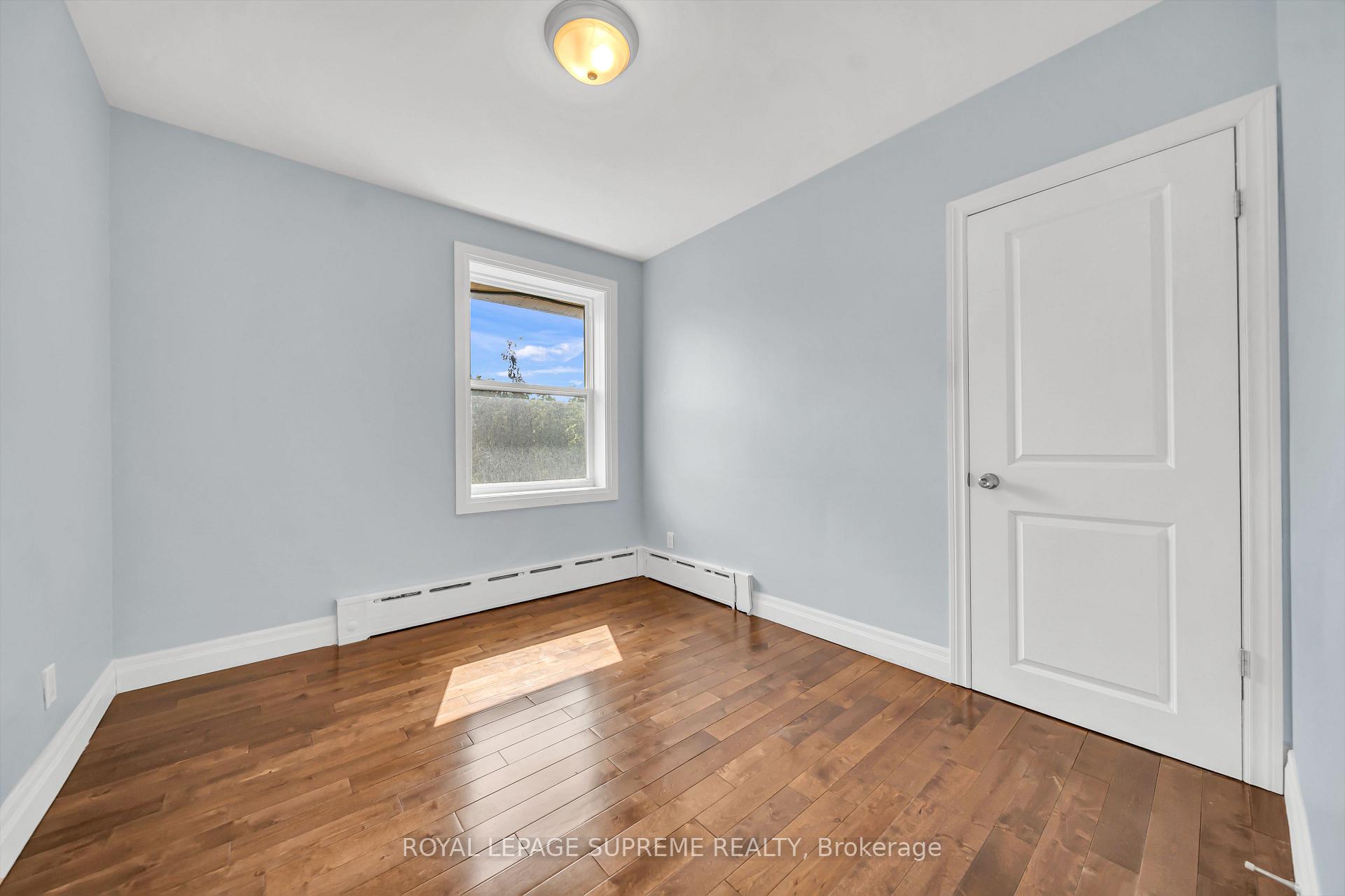 Photo 16 of Unit 4, 135 Kingsway Crescent, Etobicoke, Kingsway South — HOMEH