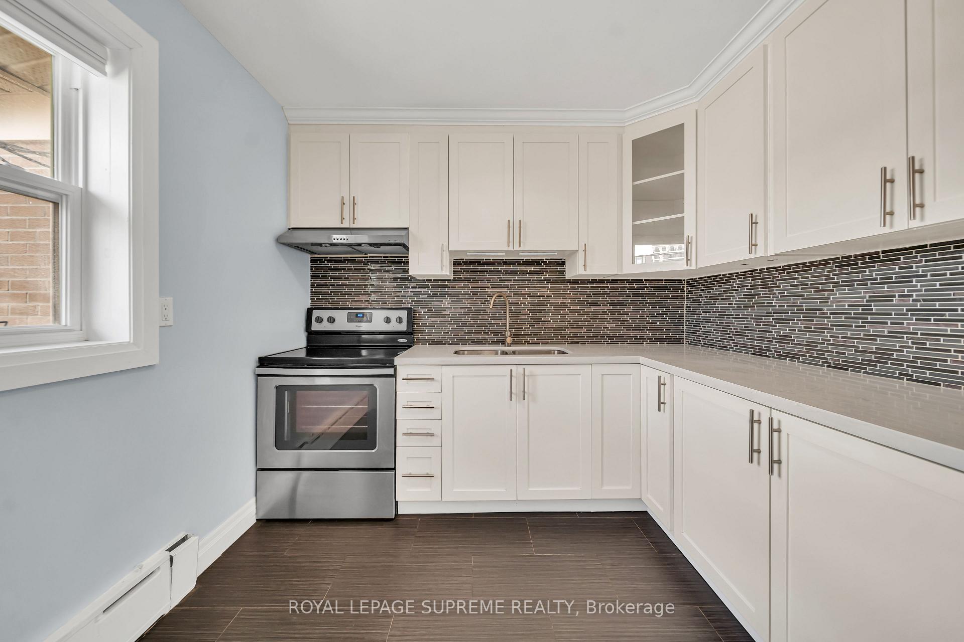 Photo 25 of Unit 4, 135 Kingsway Crescent, Etobicoke, Kingsway South — HOMEH