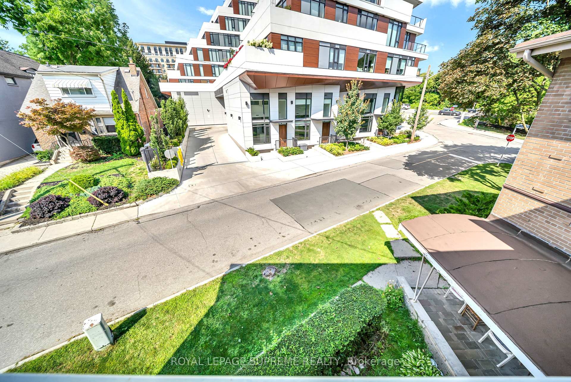 Photo 33 of Unit 4, 135 Kingsway Crescent, Etobicoke, Kingsway South — HOMEH